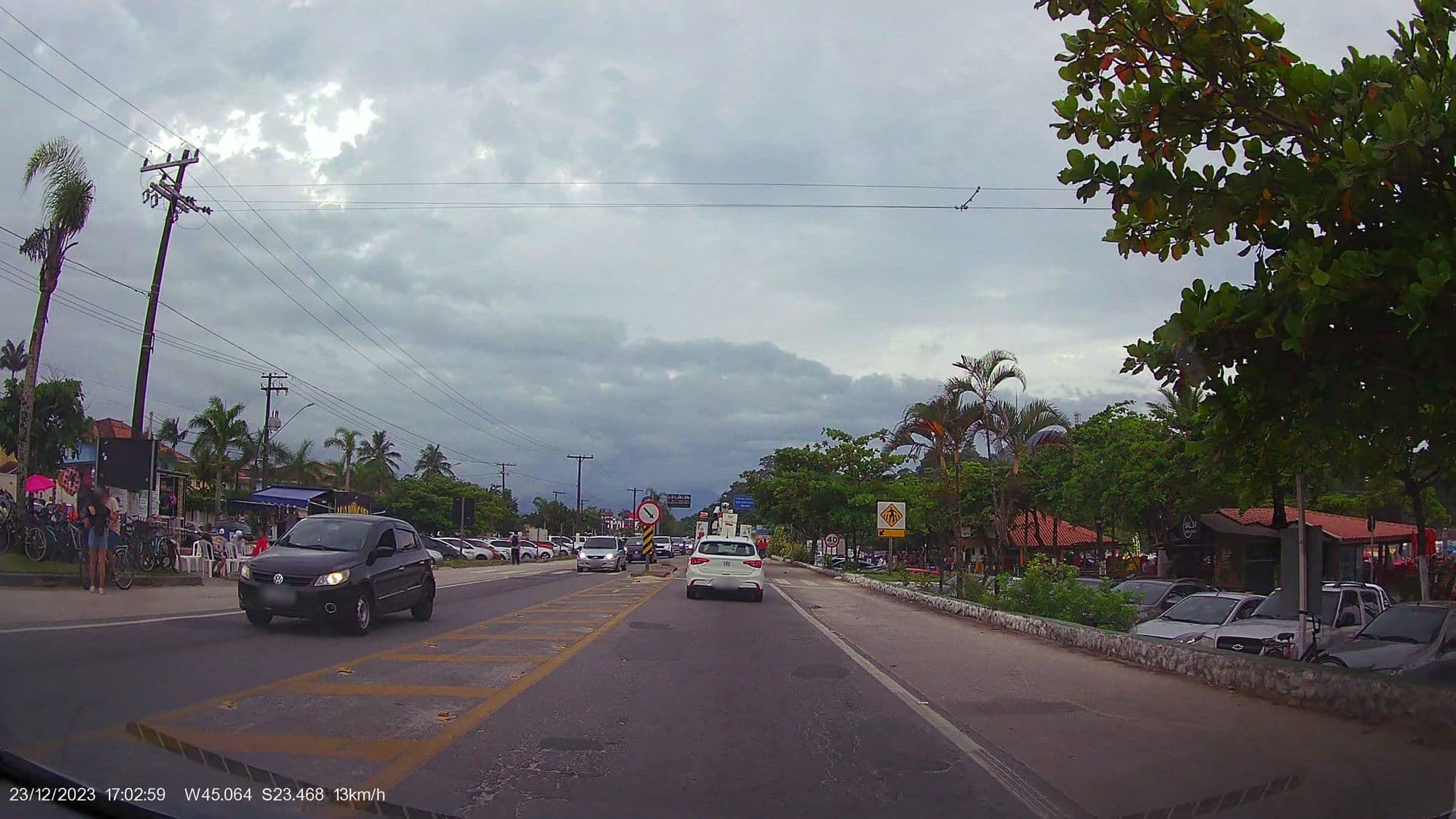 Street view near Capricornio's Motel, Ubatuba — © WoL4p7oR (CC BY-SA · Mapillary)