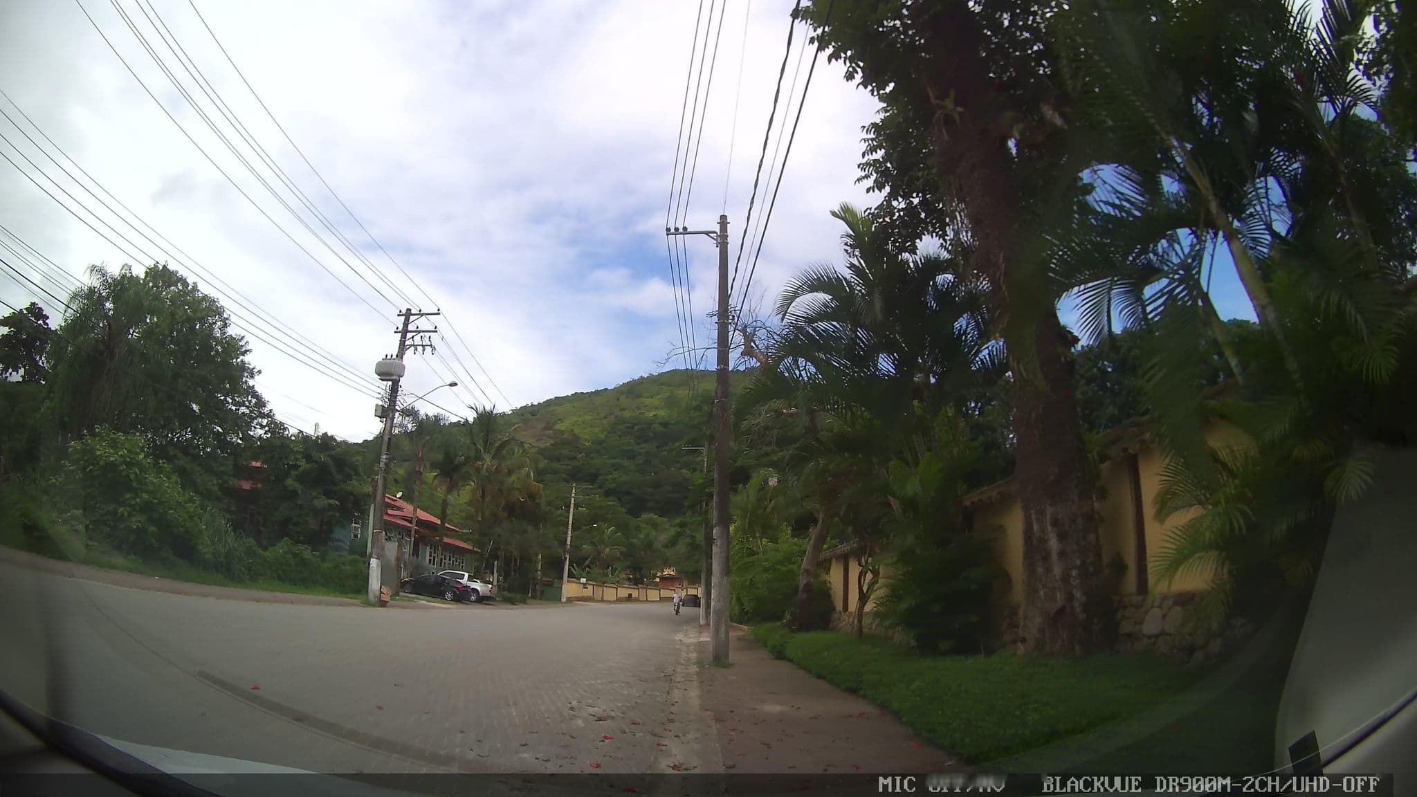 Street view near Vila Flor, Ilhabela — © marciosampaio (CC BY-SA · Mapillary)