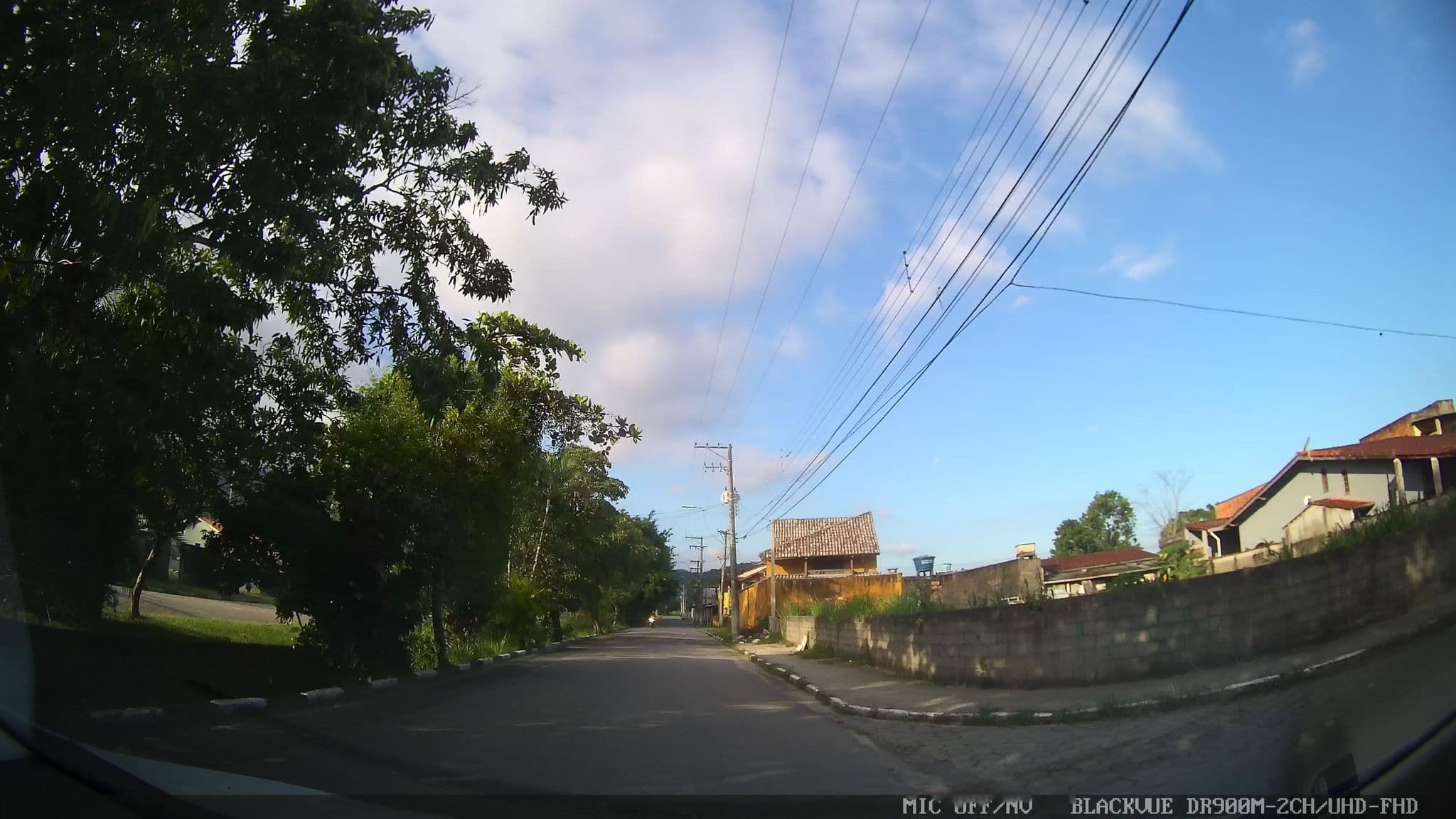 Street view near Pousada Penareia, Caraguatatuba — © marciosampaio (CC BY-SA · Mapillary)