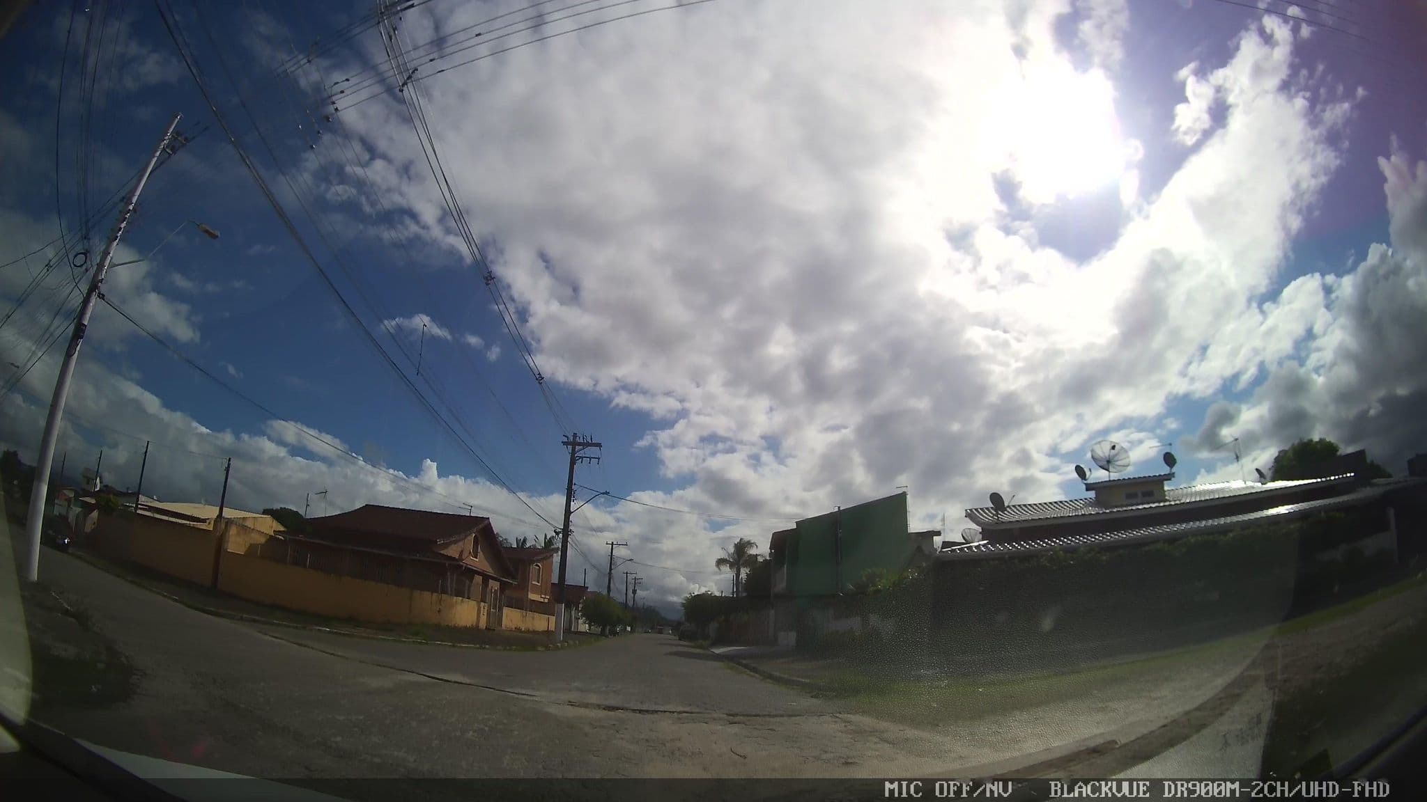 Street view near Pousada Poiares, Caraguatatuba — © marciosampaio (CC BY-SA · Mapillary)