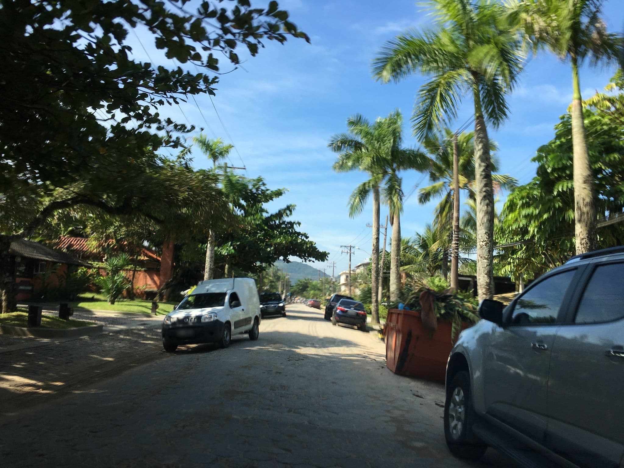 Street view near Pousada Casatua, Salesópolis — © jglacerda (CC BY-SA · Mapillary)