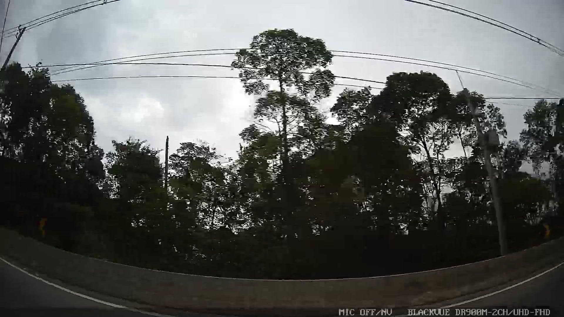 Street view near Pousada Recanto da Villa, Caraguatatuba — © yaf1 (CC BY-SA · Mapillary)