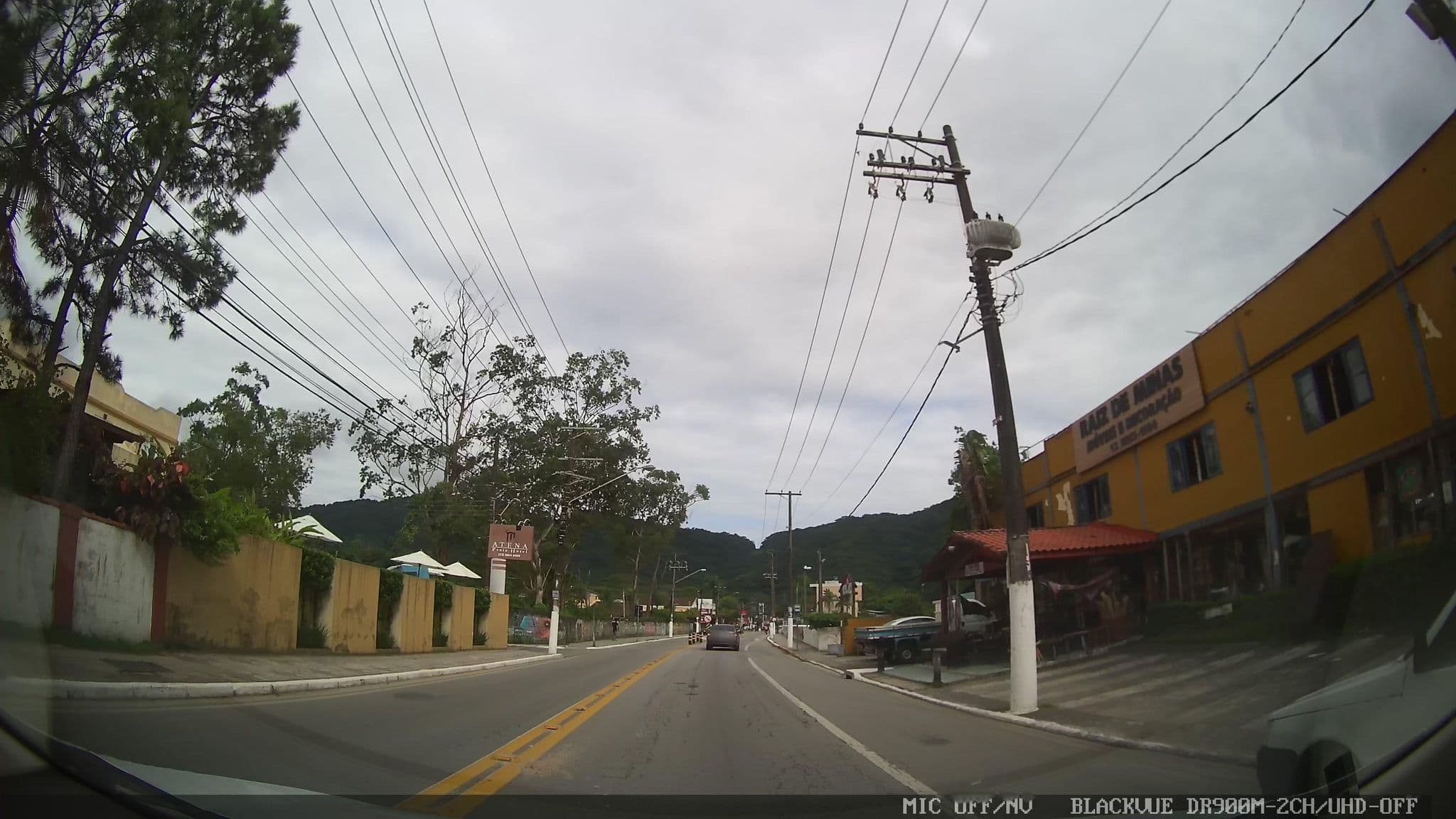 Street view near Pousada DiMari - Boiçucanga - SP, Ilhabela — © marciosampaio (CC BY-SA · Mapillary)
