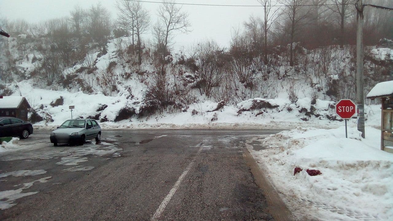 Street view near Zelena Dolina, Petrinja — © ihale (CC BY-SA · Mapillary)