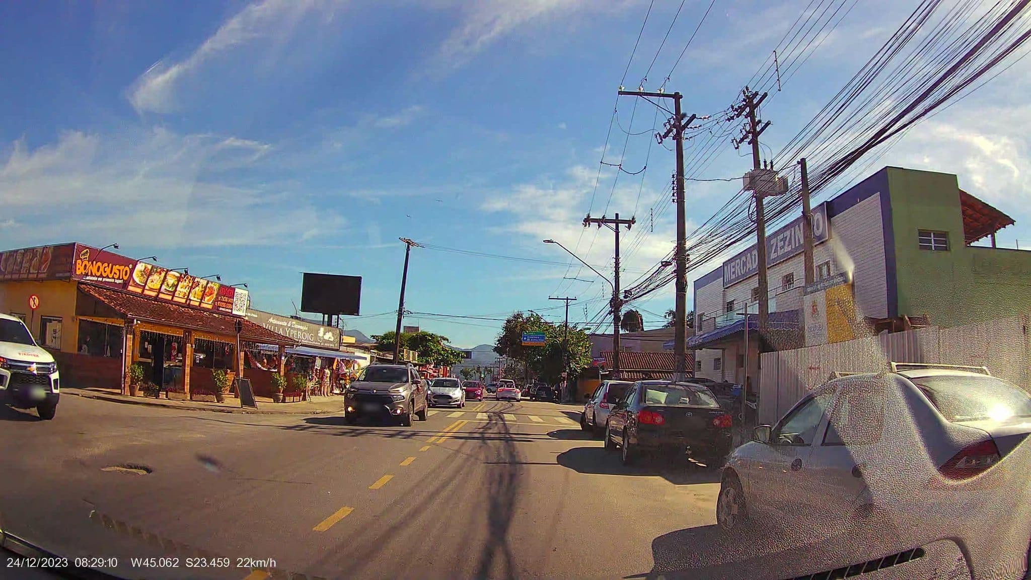 Street view near Hotel Monteiro, Ubatuba — © WoL4p7oR (CC BY-SA · Mapillary)
