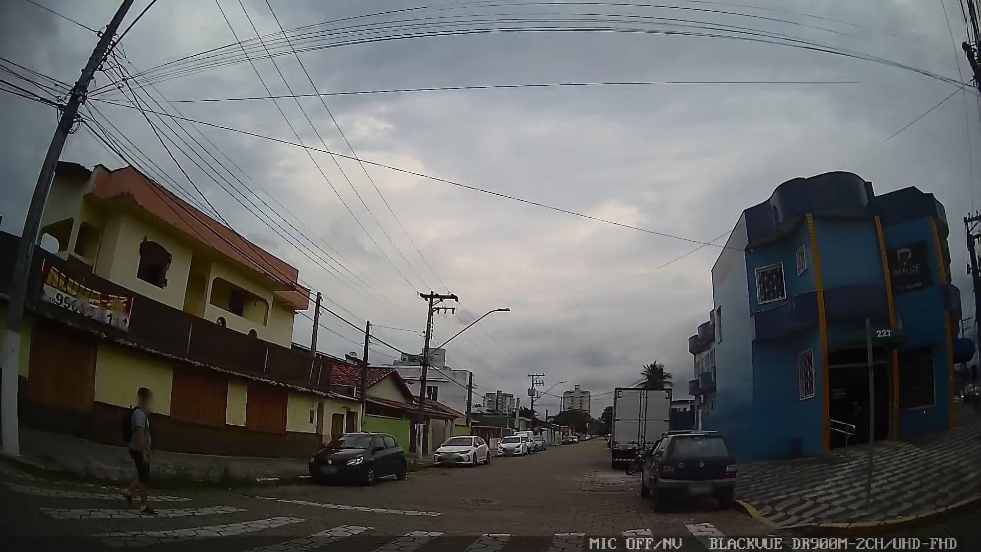 Street view near Hotel Farol Da Praia, Caraguatatuba — © yaf1 (CC BY-SA · Mapillary)