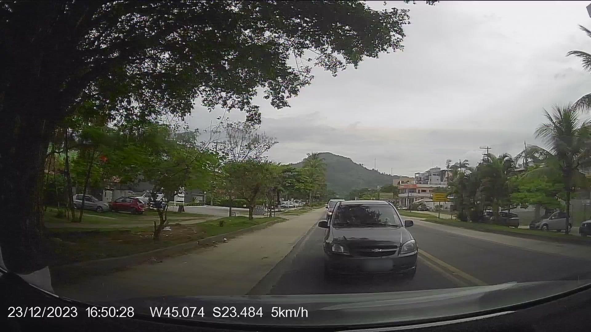 Street view near Acqua Flats, Ubatuba — © WoL4p7oR (CC BY-SA · Mapillary)