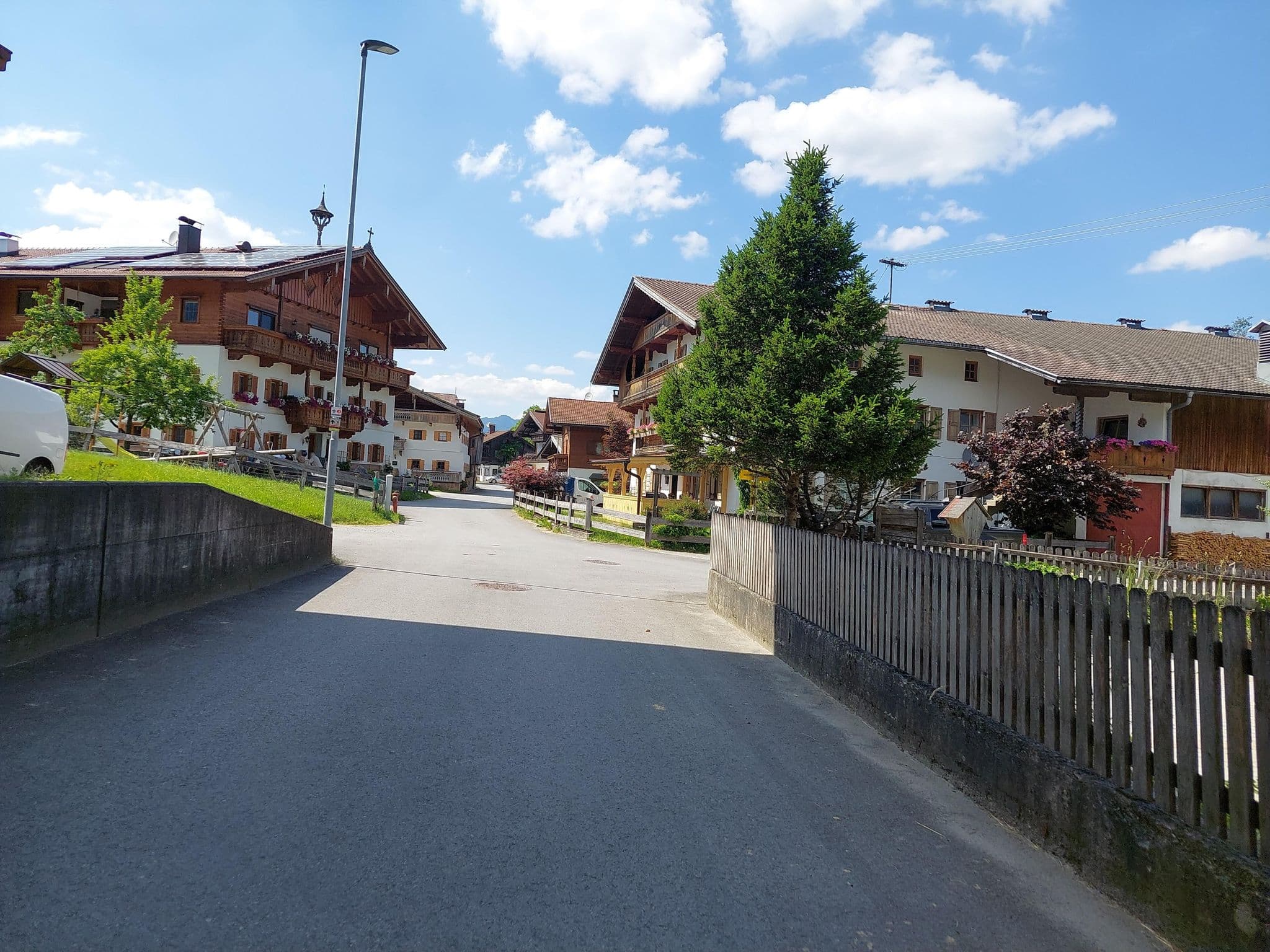 Street view near Bauernhof Lechnerbauer, Ebbs — © viavista (CC BY-SA · Mapillary)