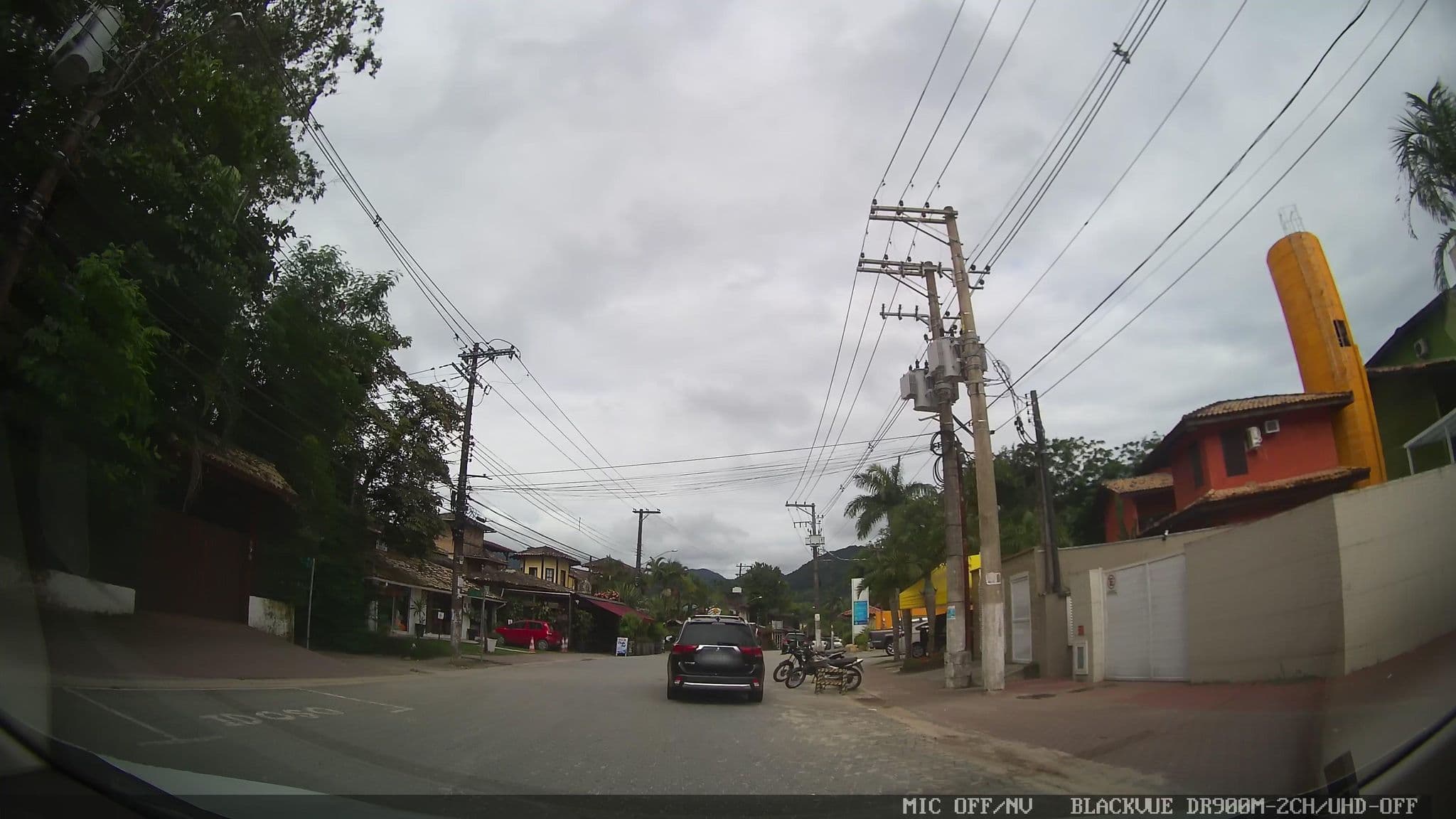 Street view near Vila Camboa, Caraguatatuba — © marciosampaio (CC BY-SA · Mapillary)