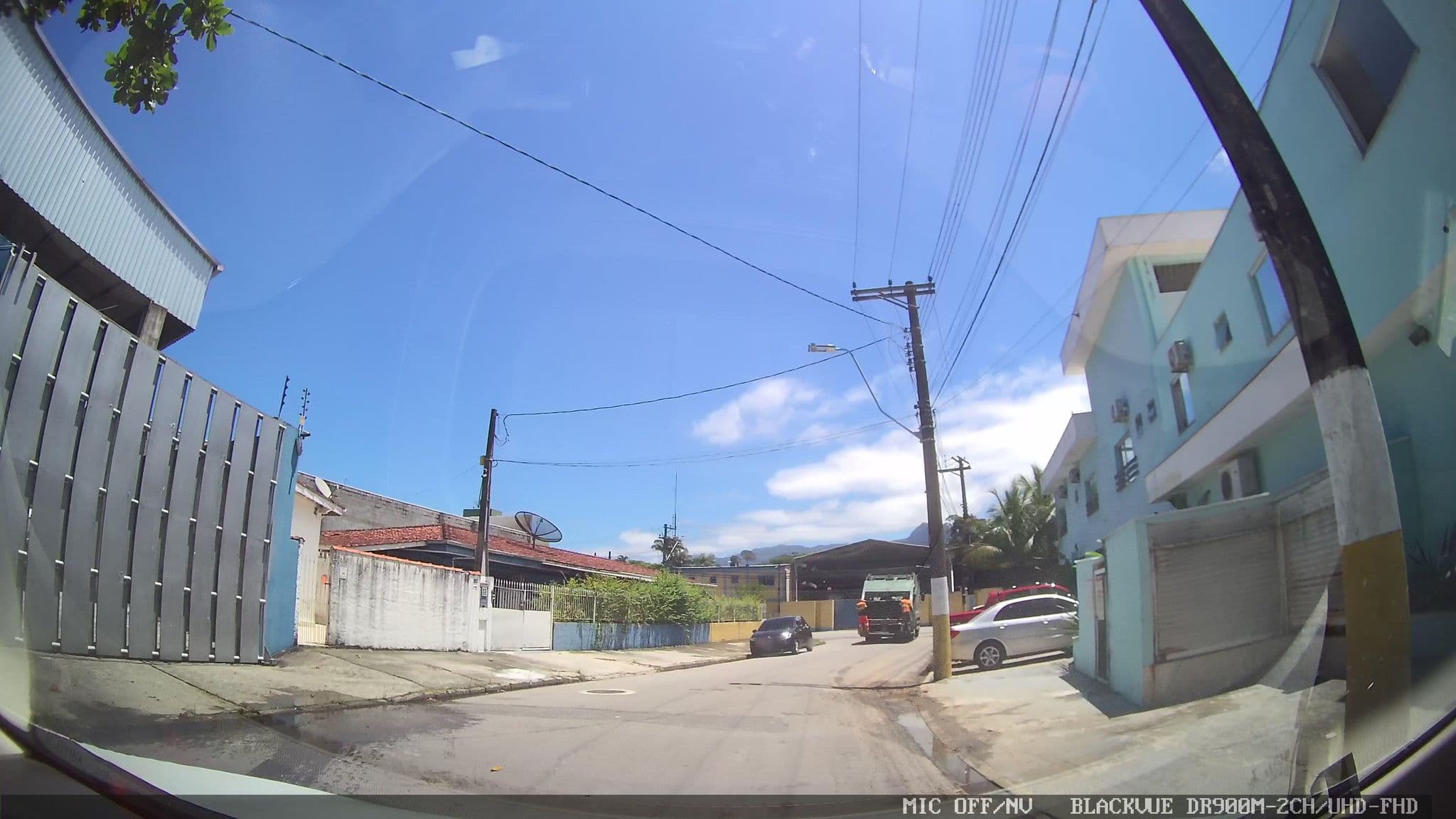 Street view near Pousada Port Louis, Caraguatatuba — © marciosampaio (CC BY-SA · Mapillary)
