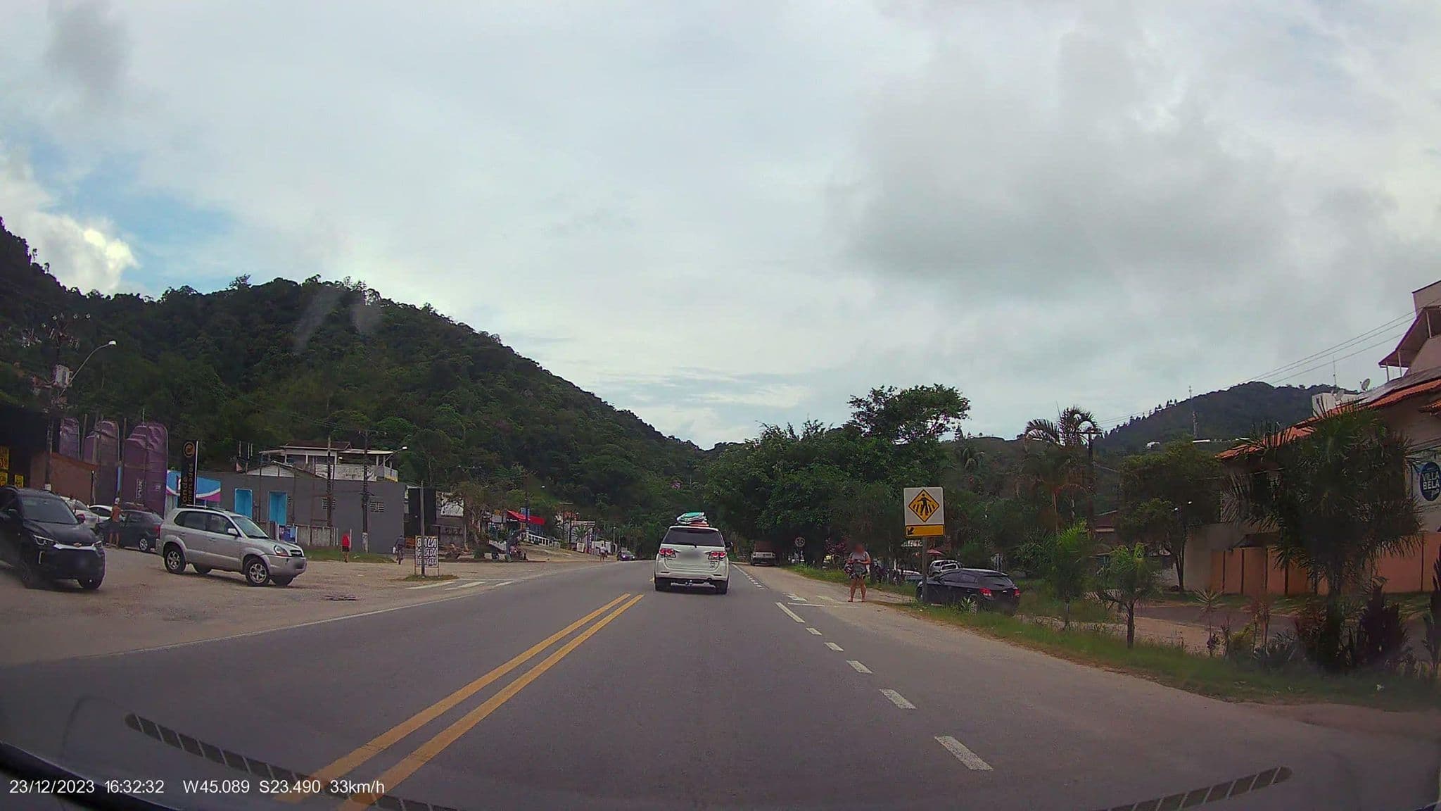 Street view near Villa Bela flat's, Ubatuba — © WoL4p7oR (CC BY-SA · Mapillary)