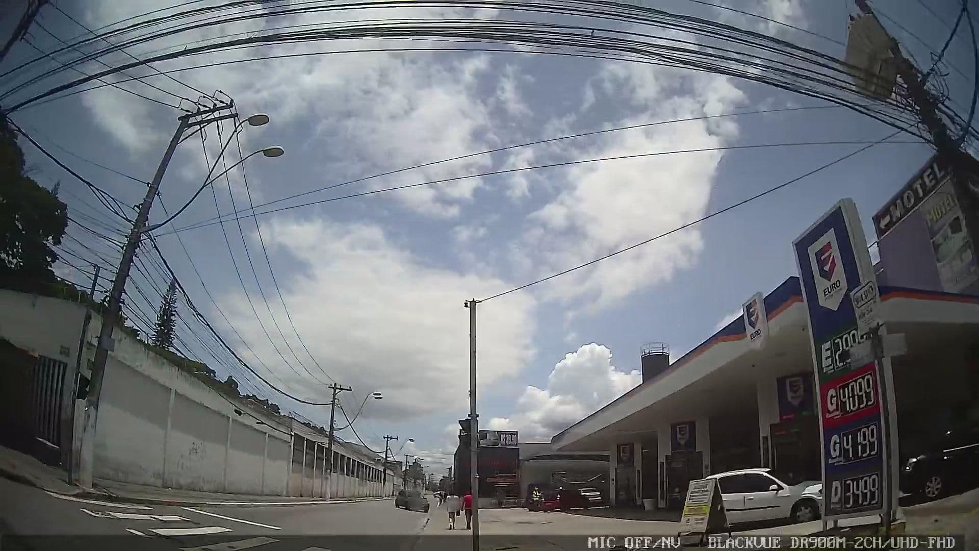 Street view near Vênus Motel, Poá — © marciosampaio (CC BY-SA · Mapillary)