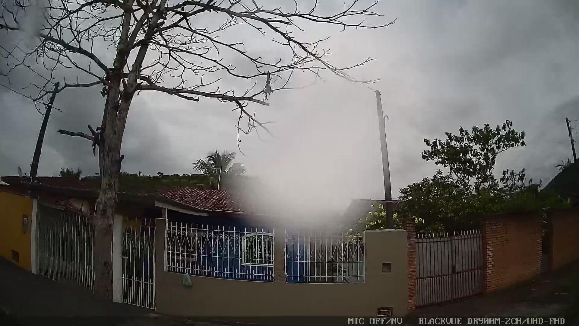 Street view near Suites Eu, Caraguatatuba — © yaf1 (CC BY-SA · Mapillary)