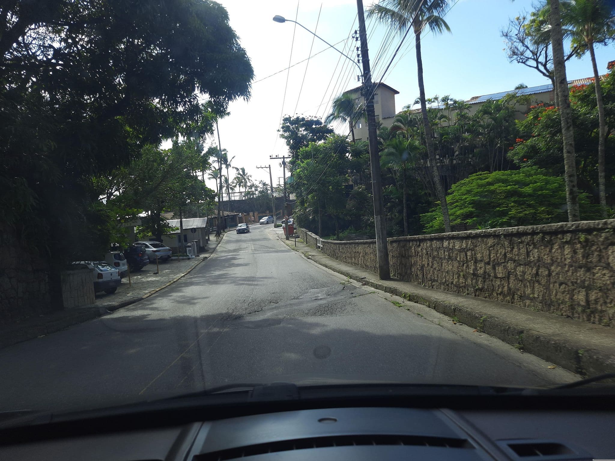 Street view near Loreley, Ilhabela — © alemenezes (CC BY-SA · Mapillary)