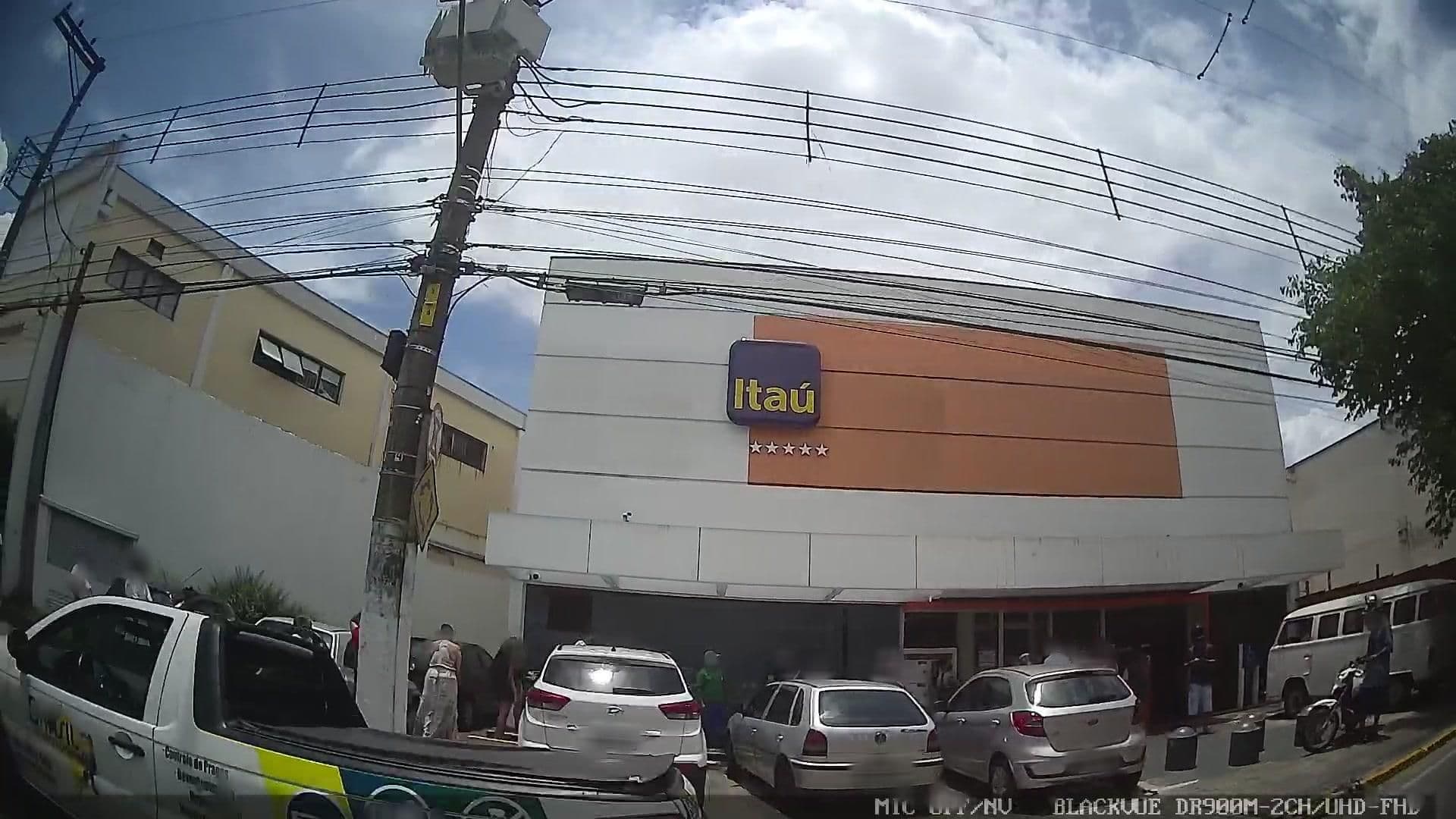 Street view near Pousada Paraiso, Arujá — © marciosampaio (CC BY-SA · Mapillary)
