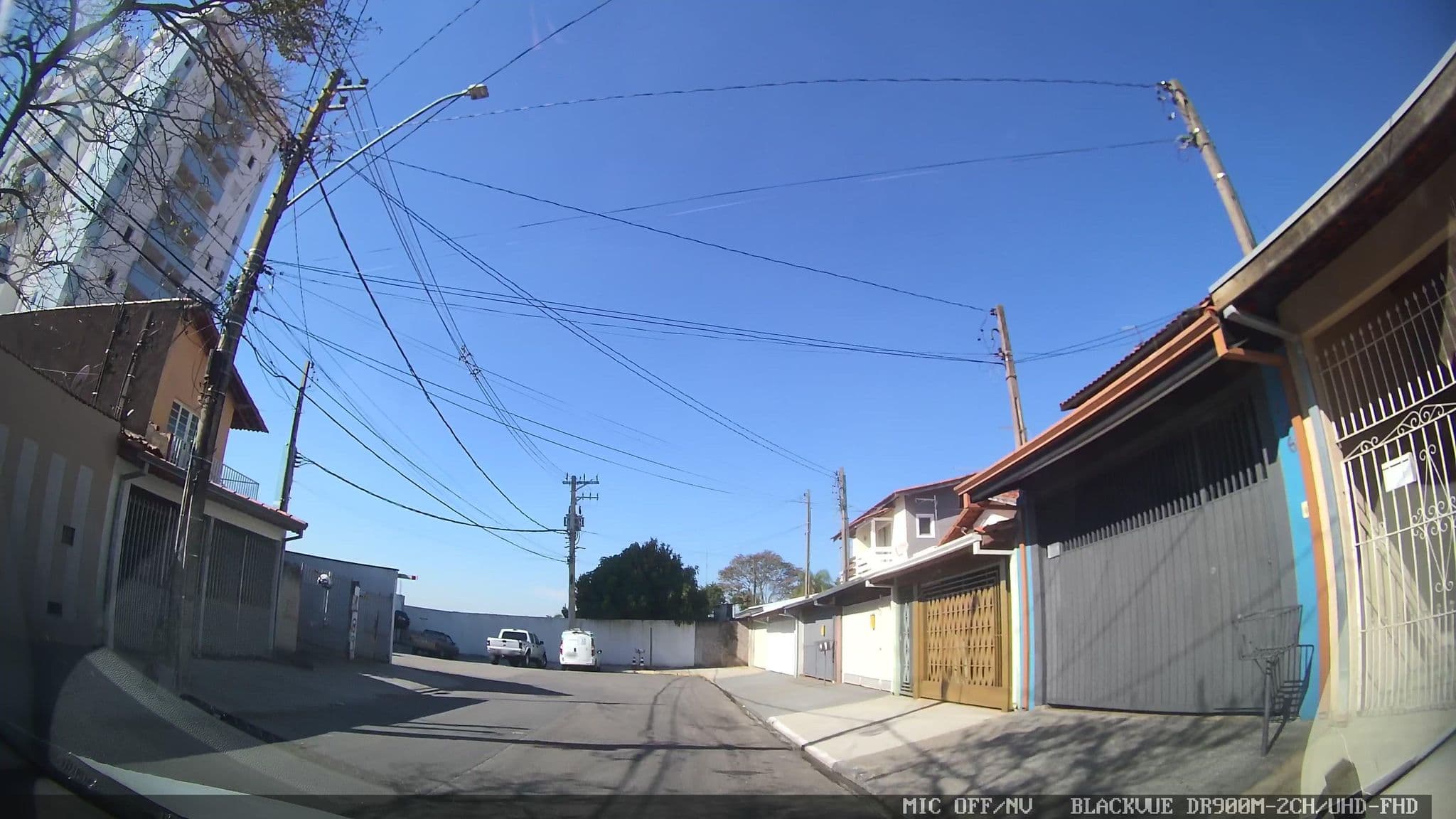 Street view near Los Angeles, Jacareí — © yaf1 (CC BY-SA · Mapillary)