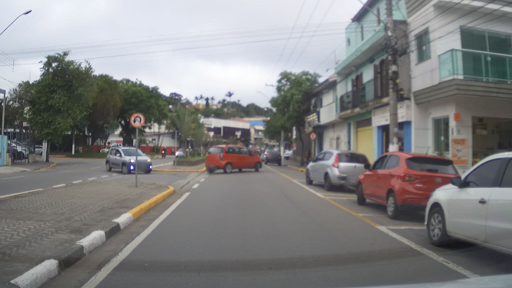 Street view near Hotel Canteiro, Arujá — © marciosampaio (CC BY-SA · Mapillary)