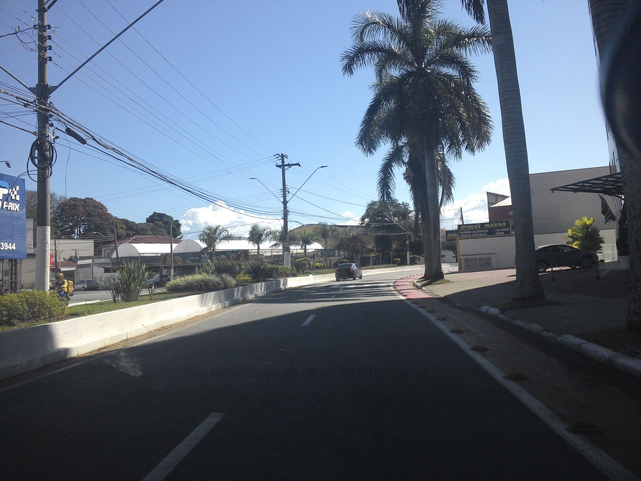 Street view near Faro Hotel Taubaté, Taubaté — © and_eng (CC BY-SA · Mapillary)
