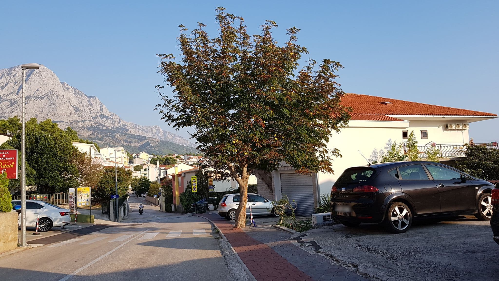 Street view near Putnik, Baška Voda — © mcadam (CC BY-SA · Mapillary)
