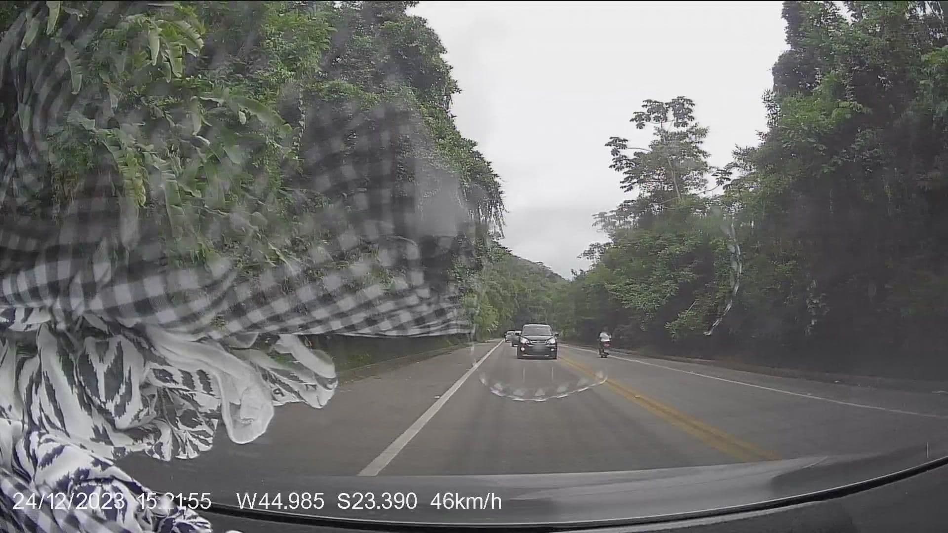 Street view near Pousada Blue Ocean, Ubatuba — © WoL4p7oR (CC BY-SA · Mapillary)