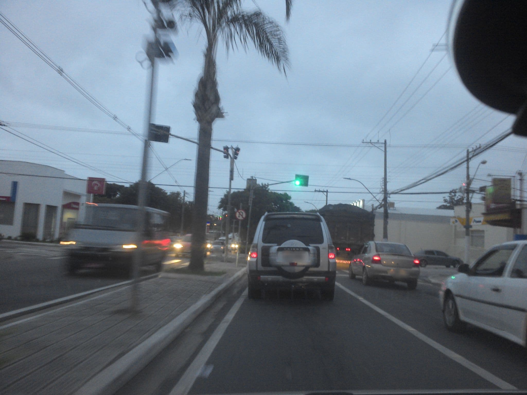 Street view near Poupa Hotel Unidade Faria Lima, Taubaté — © and_eng (CC BY-SA · Mapillary)