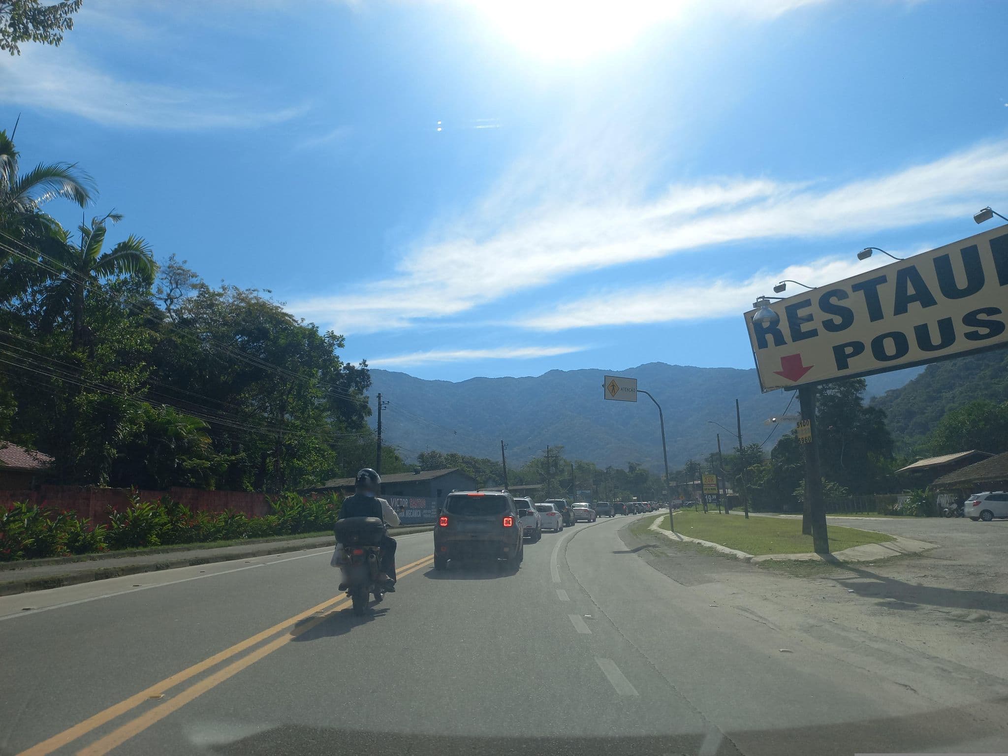 Street view near Pousada Parada Obrigatoria, Ubatuba — © and_eng (CC BY-SA · Mapillary)