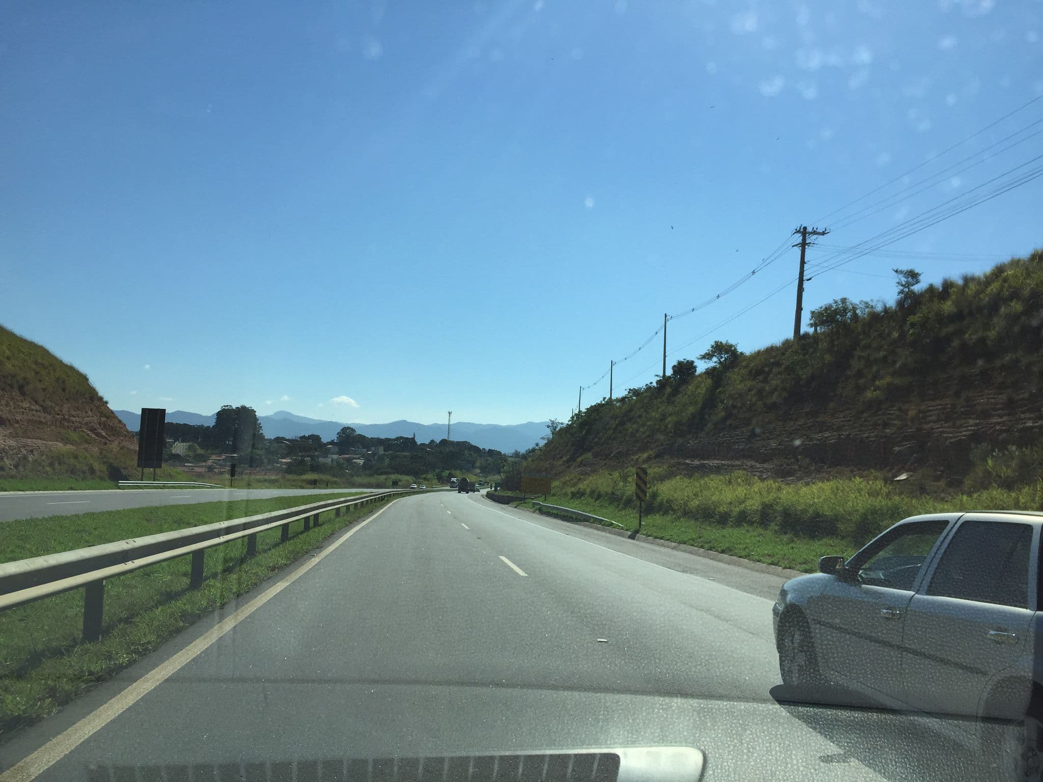 Street view near Pousada do Quilombo, Taubaté — © jglacerda (CC BY-SA · Mapillary)