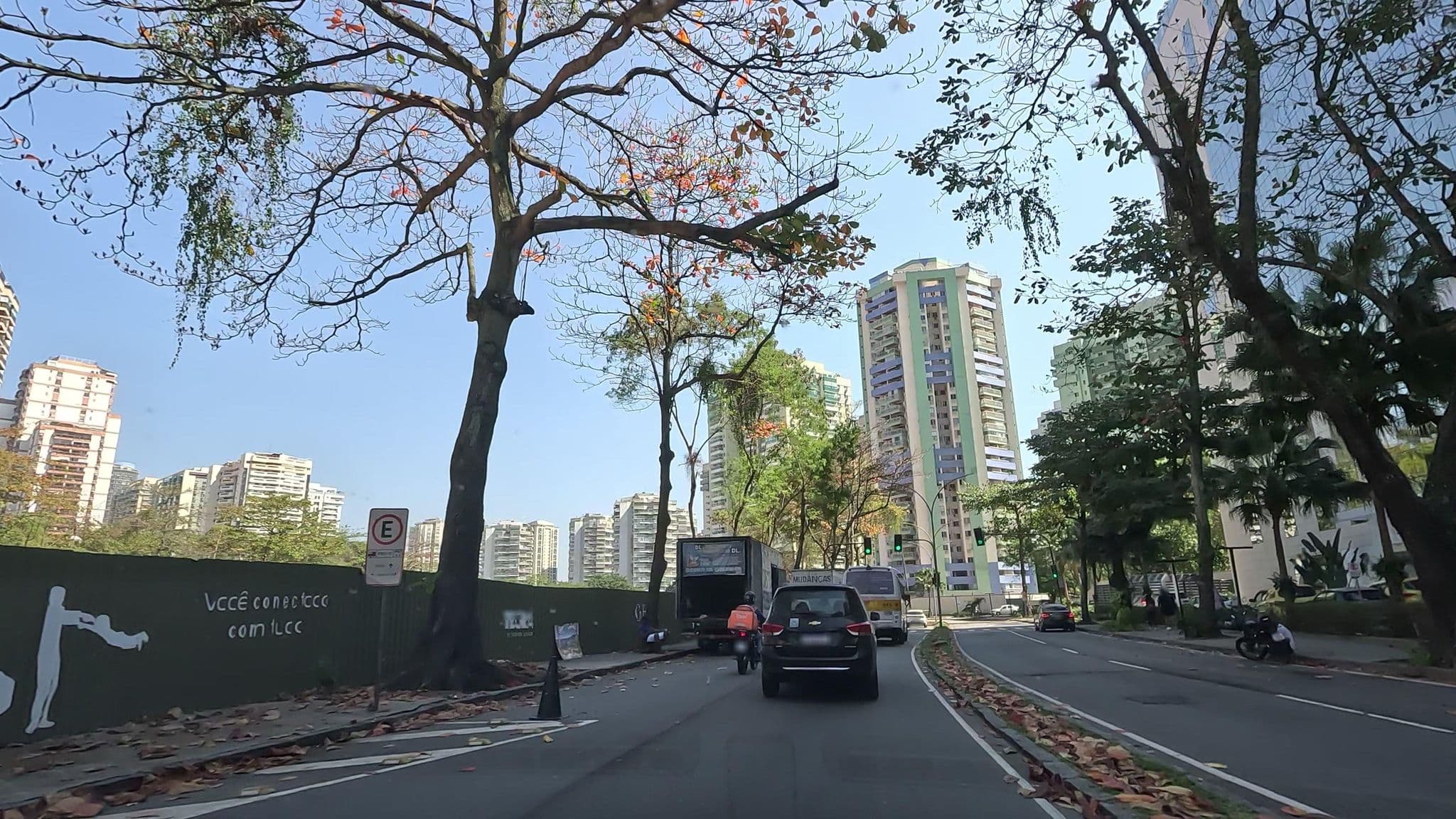Street view near AC Hotel Barra da Tijuca, Barra da Tijuca — © Malu25 (CC BY-SA · Mapillary)
