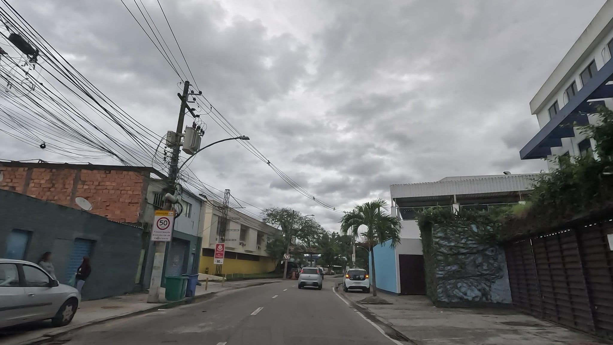 Street view near Rua dos Motéis, São Conrado — © enzostana (CC BY-SA · Mapillary)