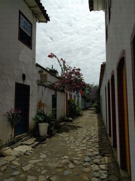 Street view near Adventure Hostel Centro Histórico, Paraty — © janvanbekkum (CC BY-SA · Mapillary)