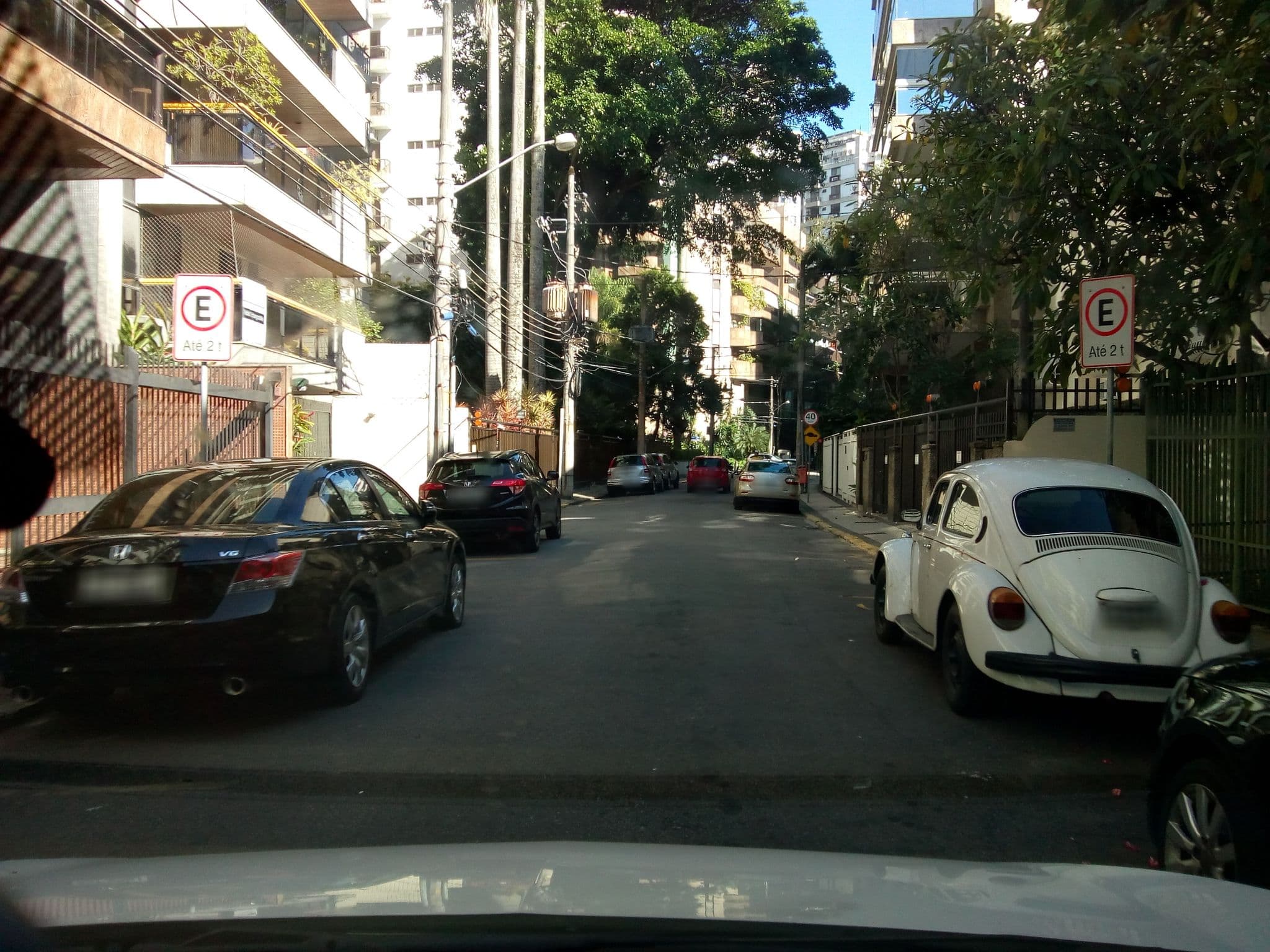 Street view near Casa da Lilly B&B, Leblon — © marciosampaio (CC BY-SA · Mapillary)