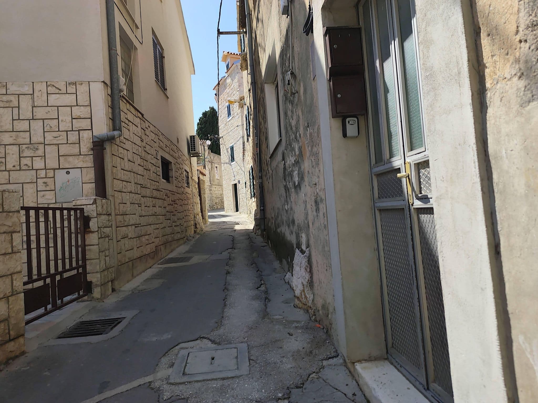 Street view near Studio App. Bajadera, Split — © Duro (CC BY-SA · Mapillary)