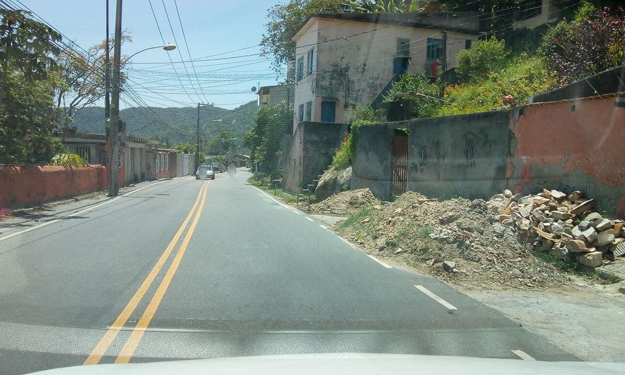 Street view near Tugas Sup Marambaia, Barra da Tijuca — © marciosampaio (CC BY-SA · Mapillary)