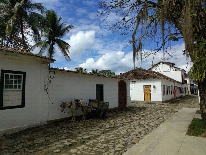 Street view near Hostel Rosa - Centro Historico, Paraty — © janvanbekkum (CC BY-SA · Mapillary)