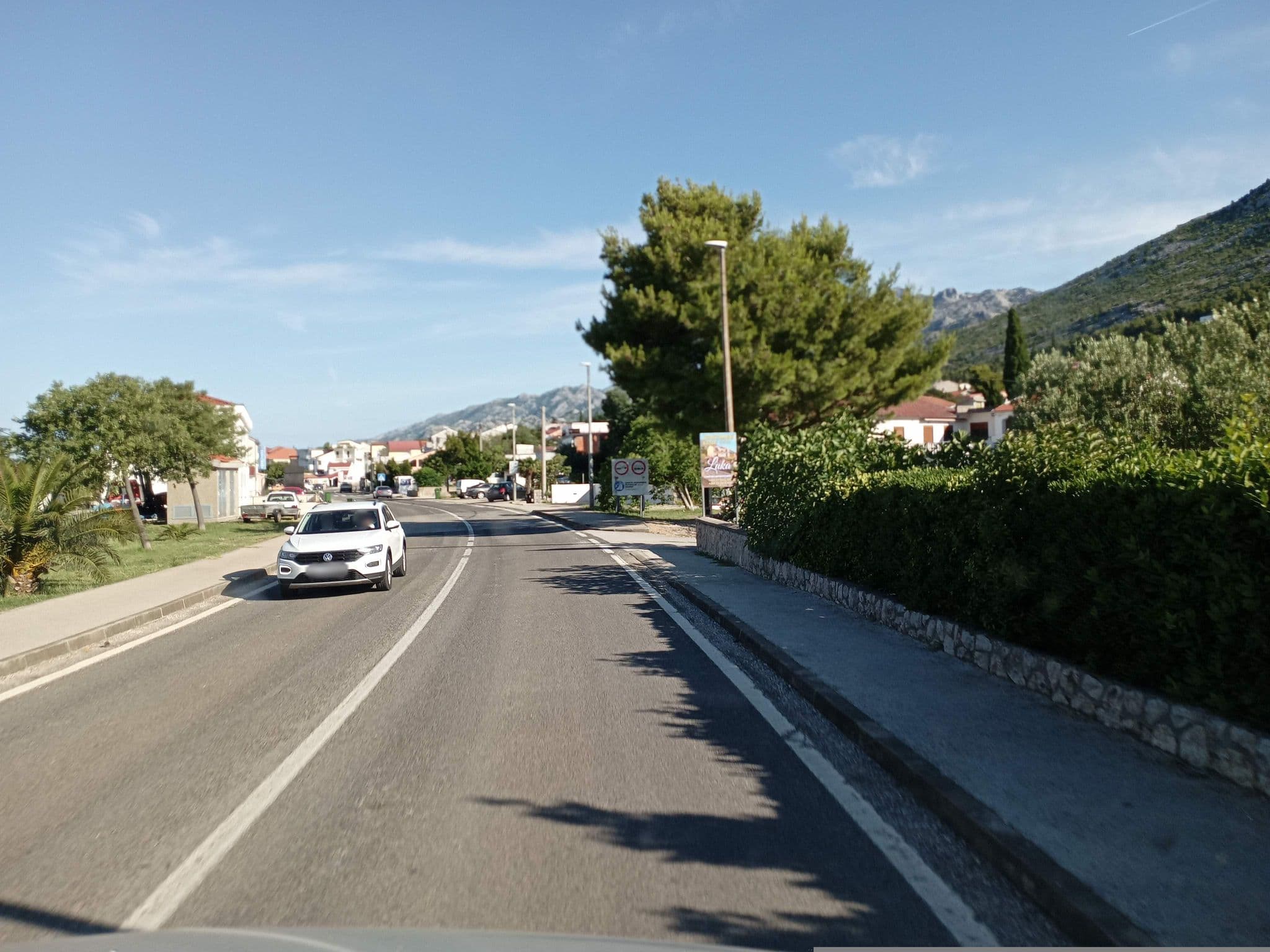 Street view near Kika, Posedarje — © atze02 (CC BY-SA · Mapillary)