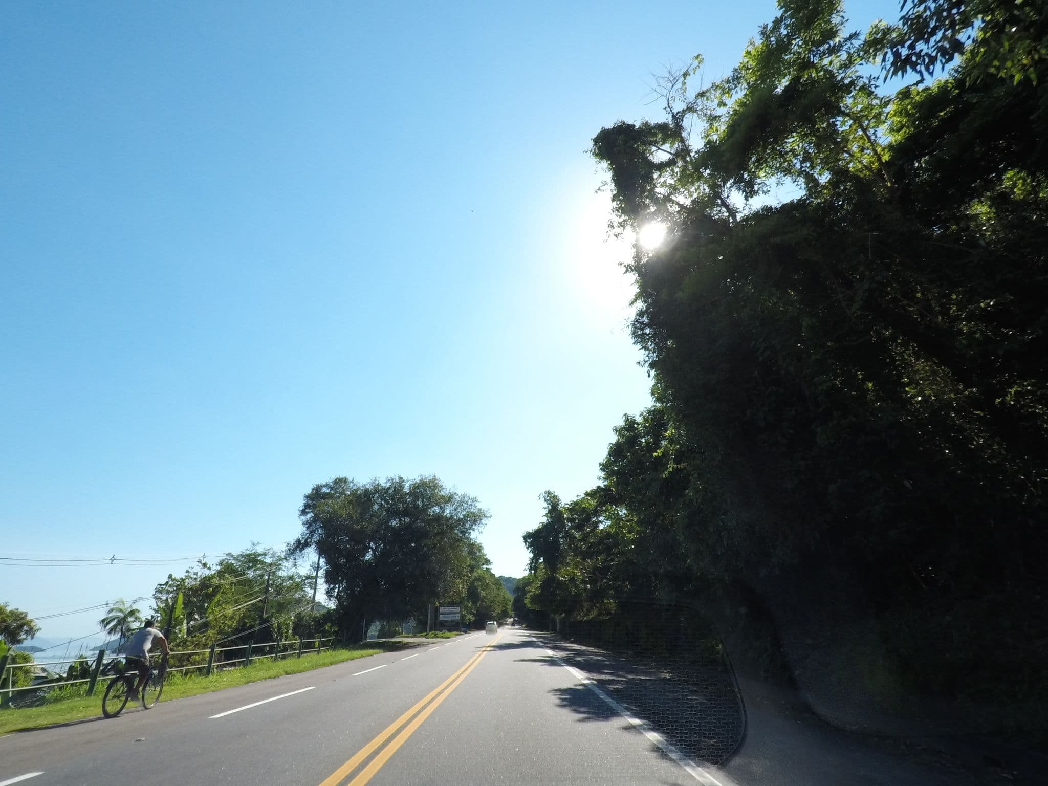 Street view near Cachoeira Azul Pousada Eco Resort, Paraty — © pablo (CC BY-SA · Mapillary)