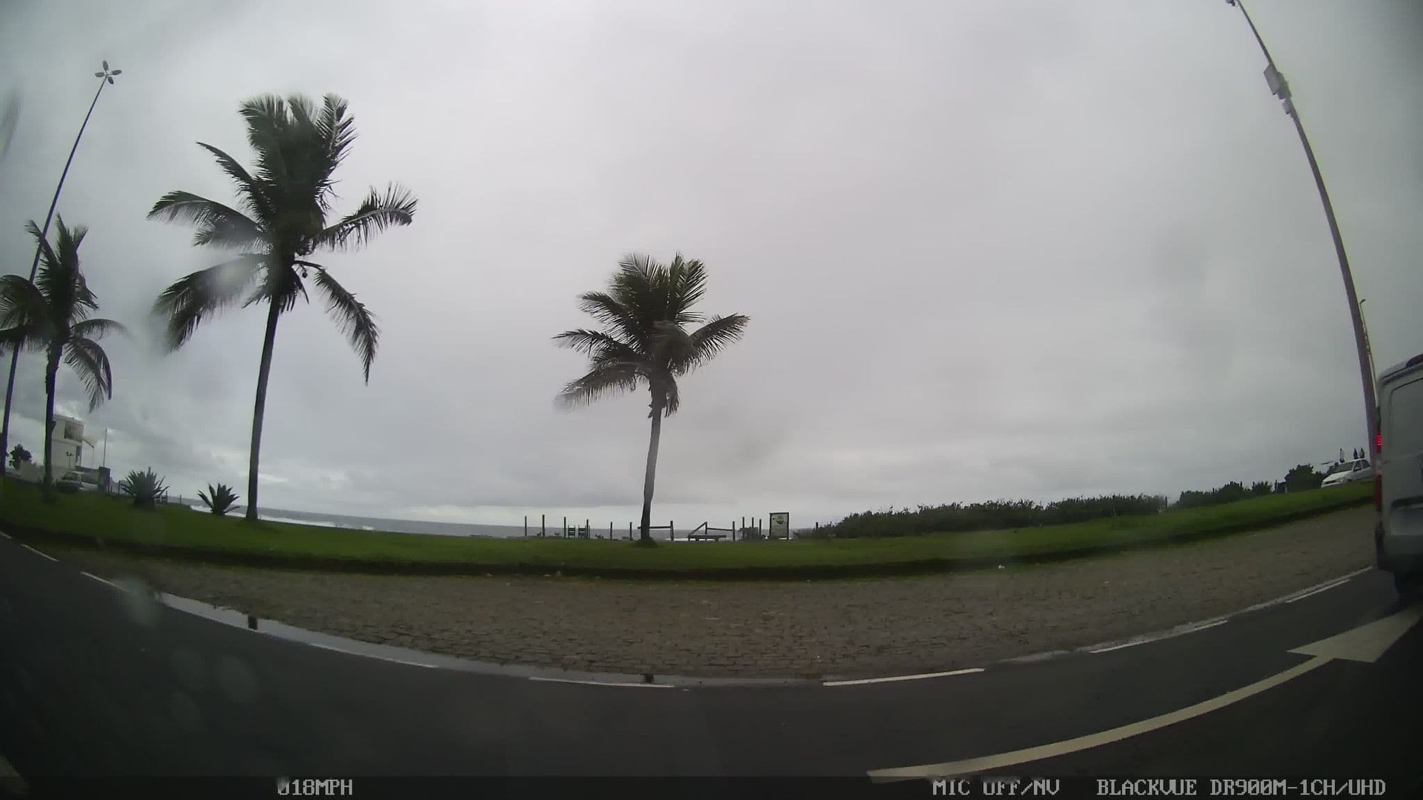 Street view near Barra Royal Plaza, Barra da Tijuca — © kaart_1 (CC BY-SA · Mapillary)