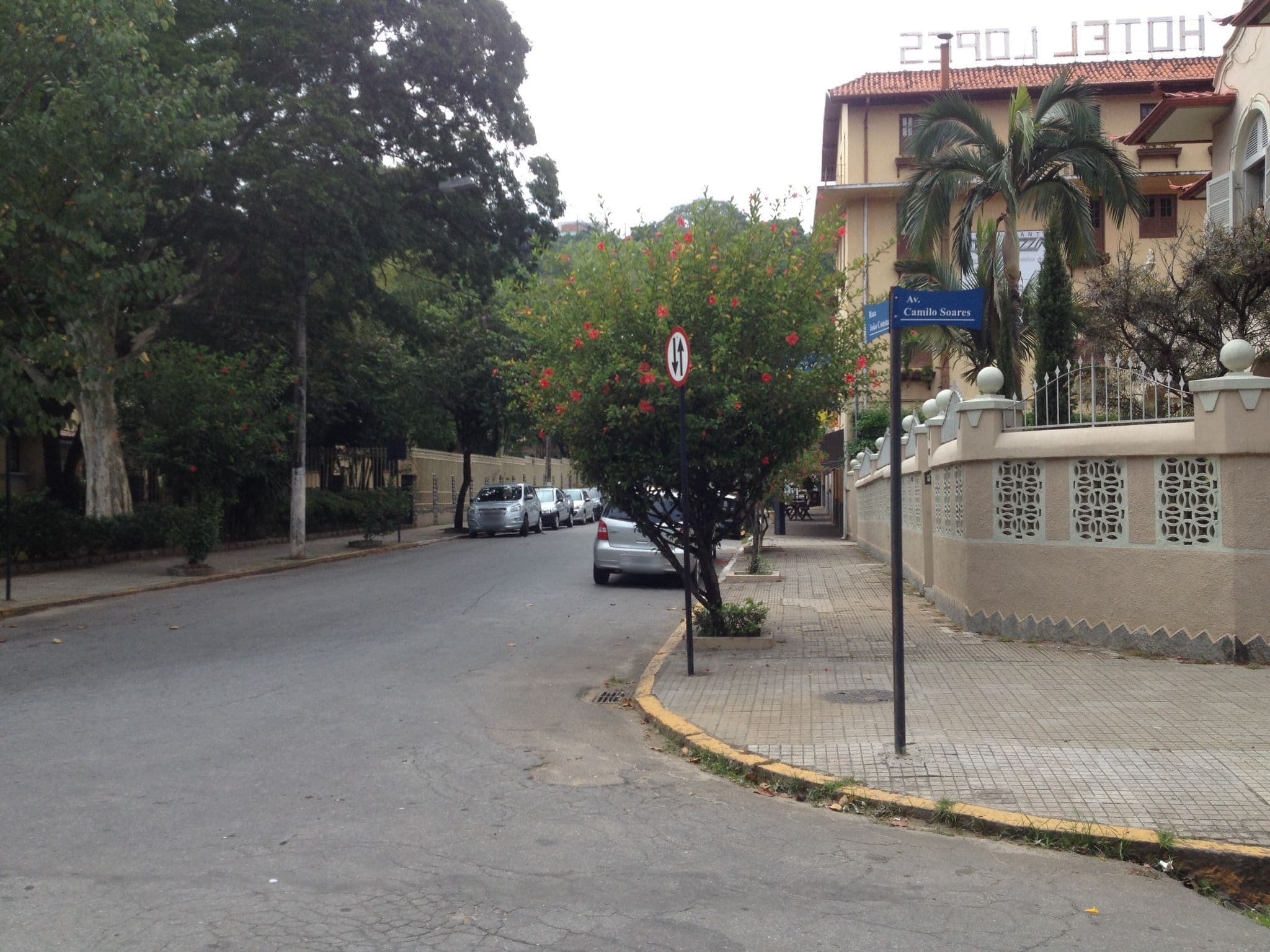 Street view near Hotel Lopes, Caxambu — © jglacerda (CC BY-SA · Mapillary)