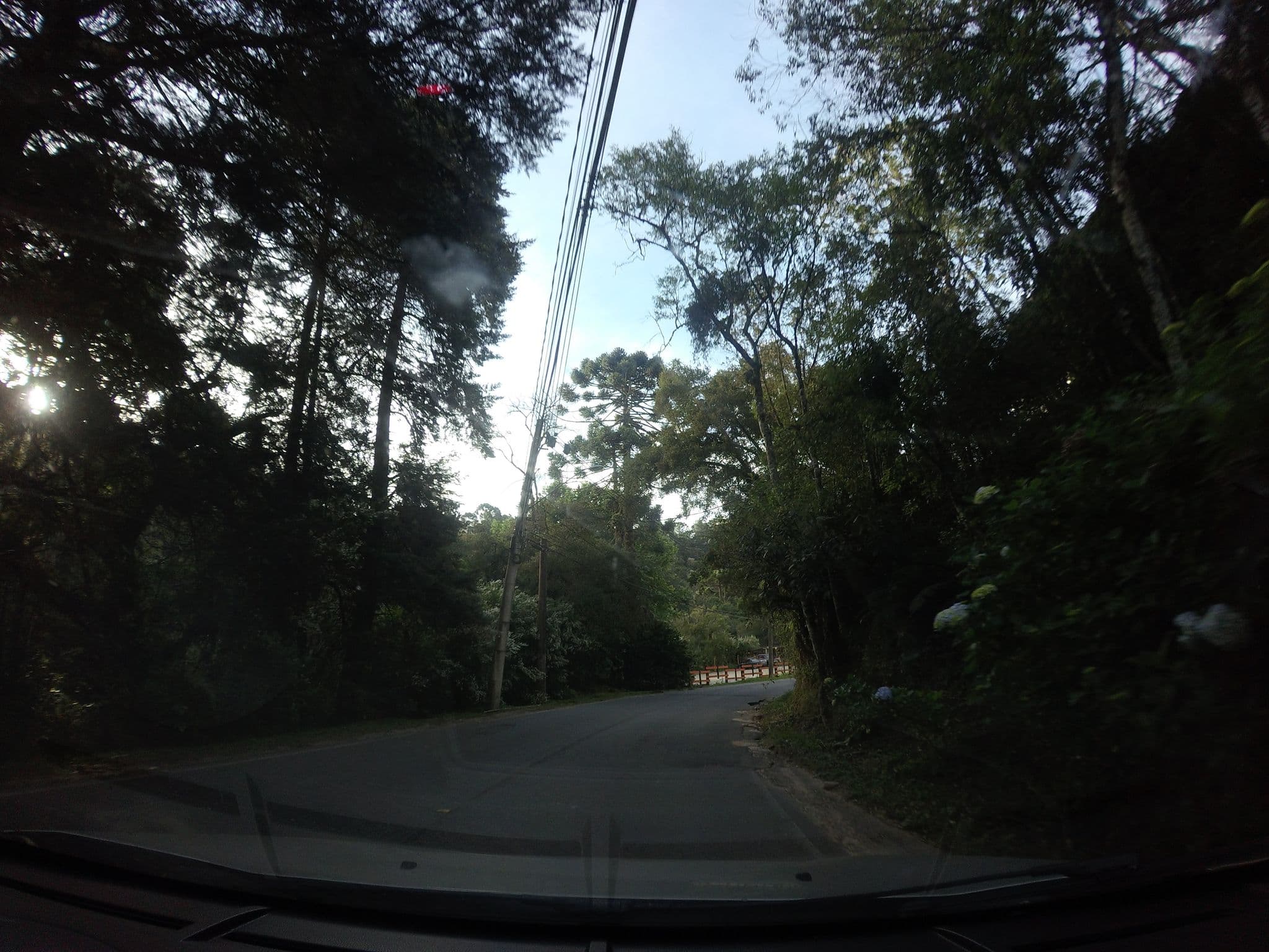 Street view near Castelo Hanisch, Campos do Jordão — © andersoal (CC BY-SA · Mapillary)
