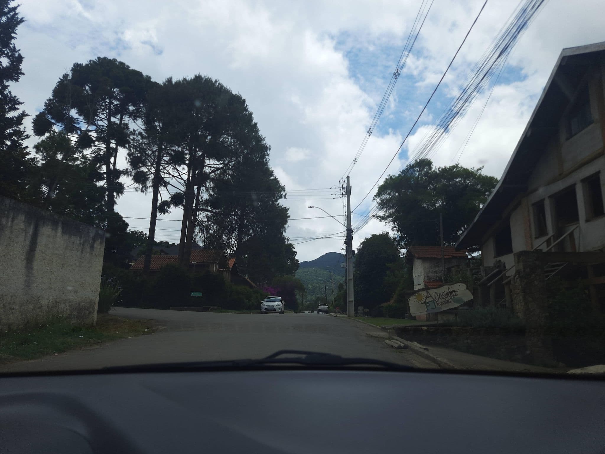 Street view near Chalés Flor De Minas, Monte Verde — © alemenezes (CC BY-SA · Mapillary)
