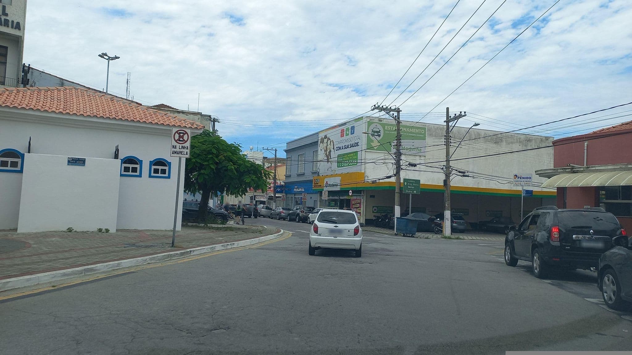 Street view near Kafe Hotel, Guaratinguetá — © and_eng (CC BY-SA · Mapillary)