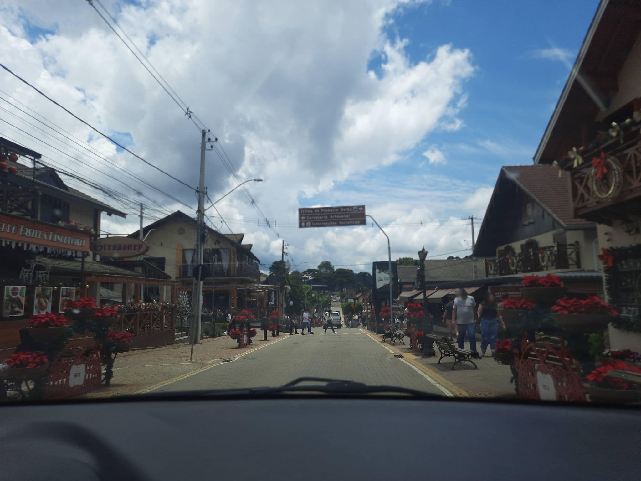 Street view near Pousada Marjoan, Monte Verde — © alemenezes (CC BY-SA · Mapillary)