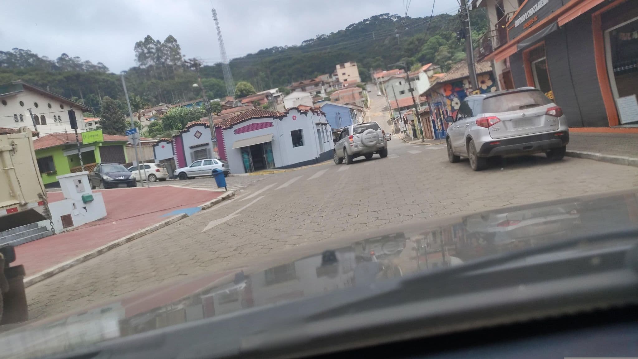 Street view near Pousada do Sol, Gonçalves — © fepol (CC BY-SA · Mapillary)