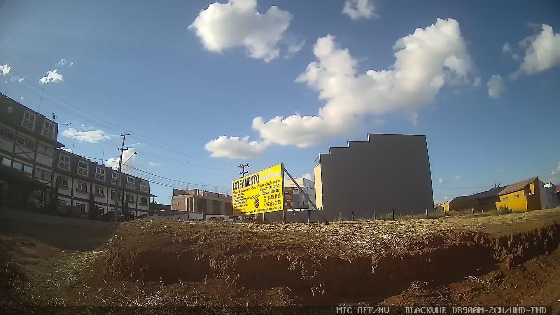 Street view near Hotel Villa Lobos, Extrema — © yaf1 (CC BY-SA · Mapillary)