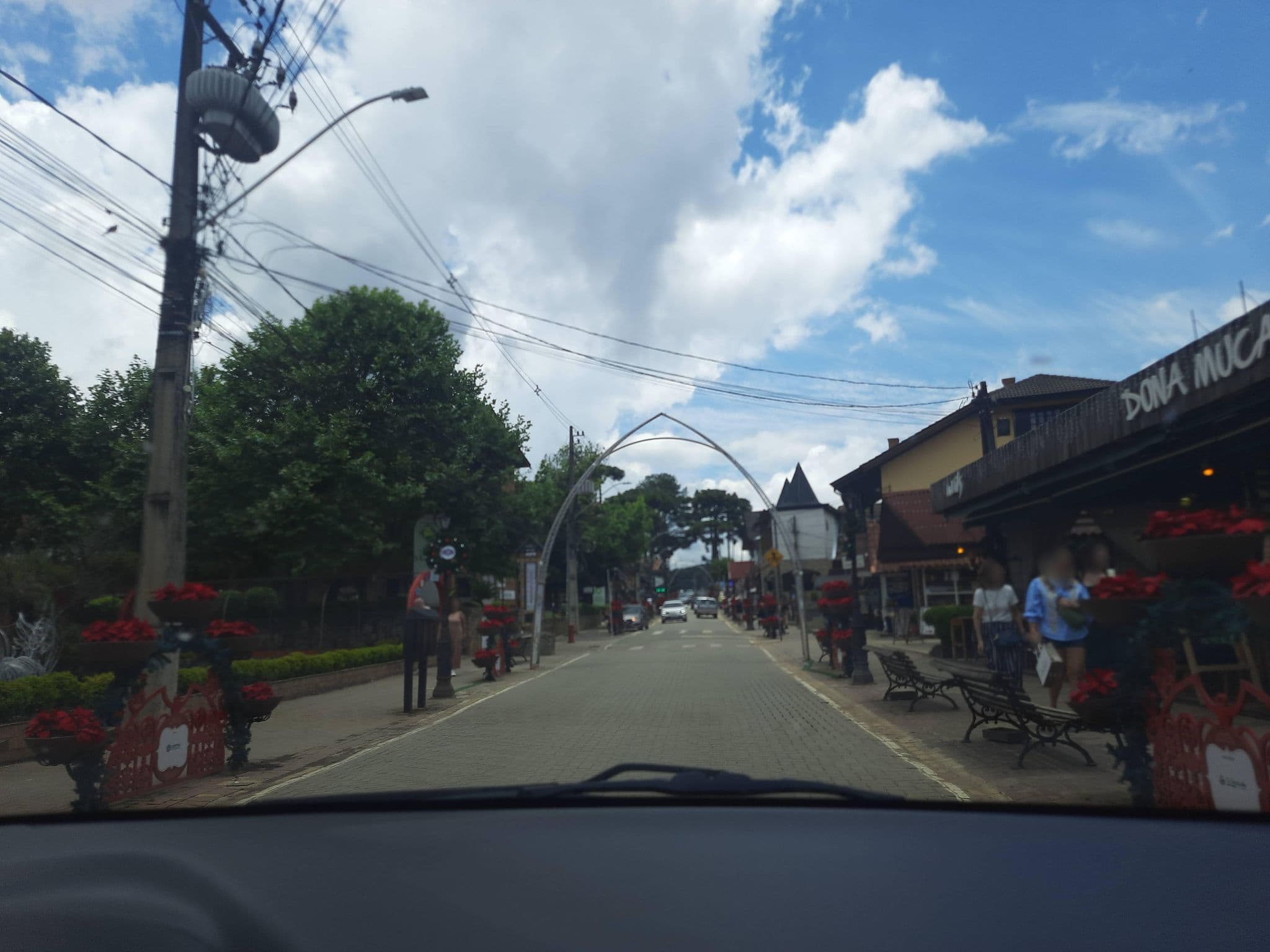 Street view near Chales Adelson, Monte Verde — © alemenezes (CC BY-SA · Mapillary)