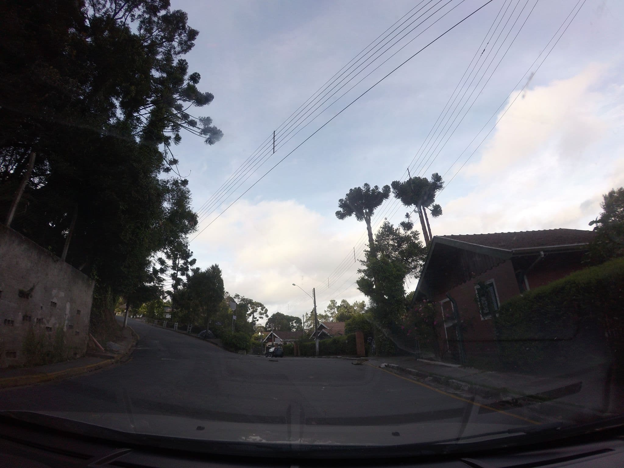 Street view near Chalé, Campos do Jordão — © andersoal (CC BY-SA · Mapillary)