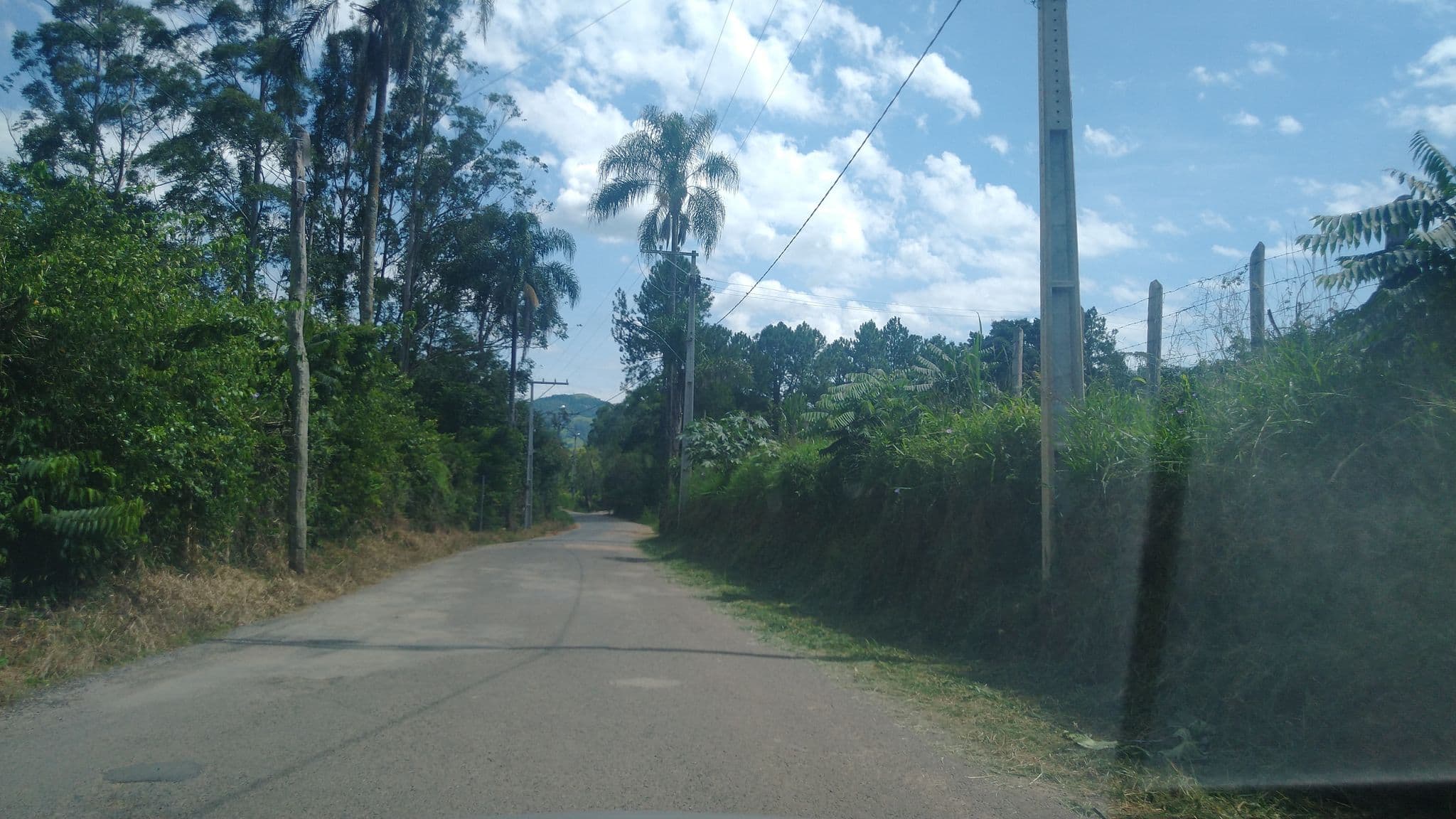 Street view near Pousada e Restaurante das Primaveras, Extrema — © quionzo (CC BY-SA · Mapillary)