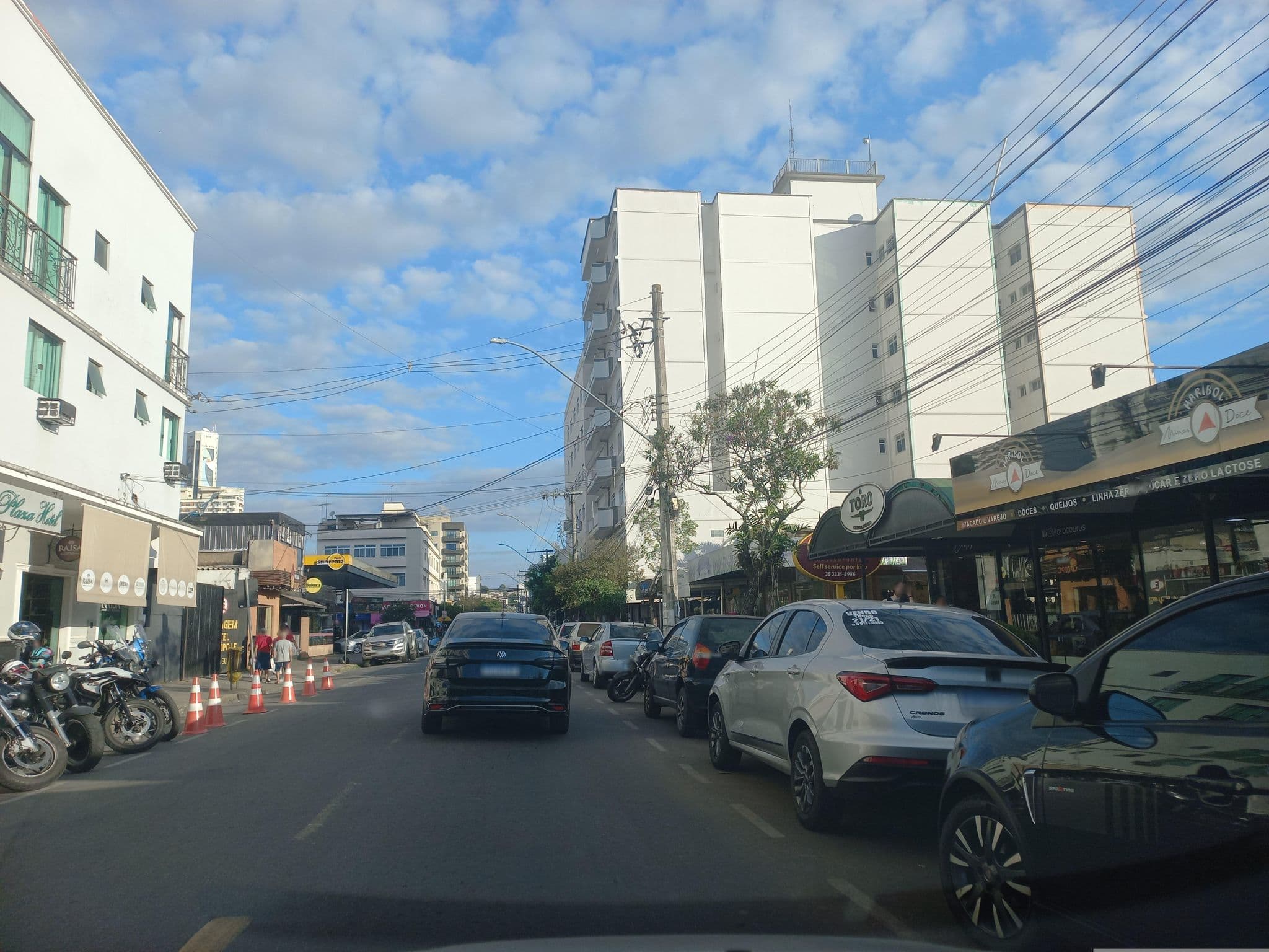 Street view near Alzira Plaza Hotel, São Lourenço — © and_eng (CC BY-SA · Mapillary)