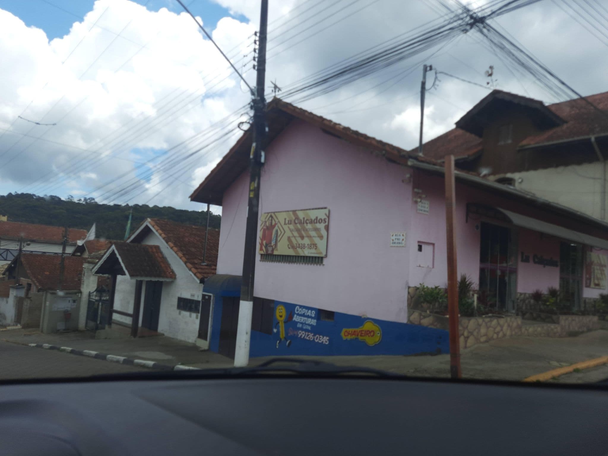 Street view near Pousada Cantinho Suíço, Monte Verde — © alemenezes (CC BY-SA · Mapillary)