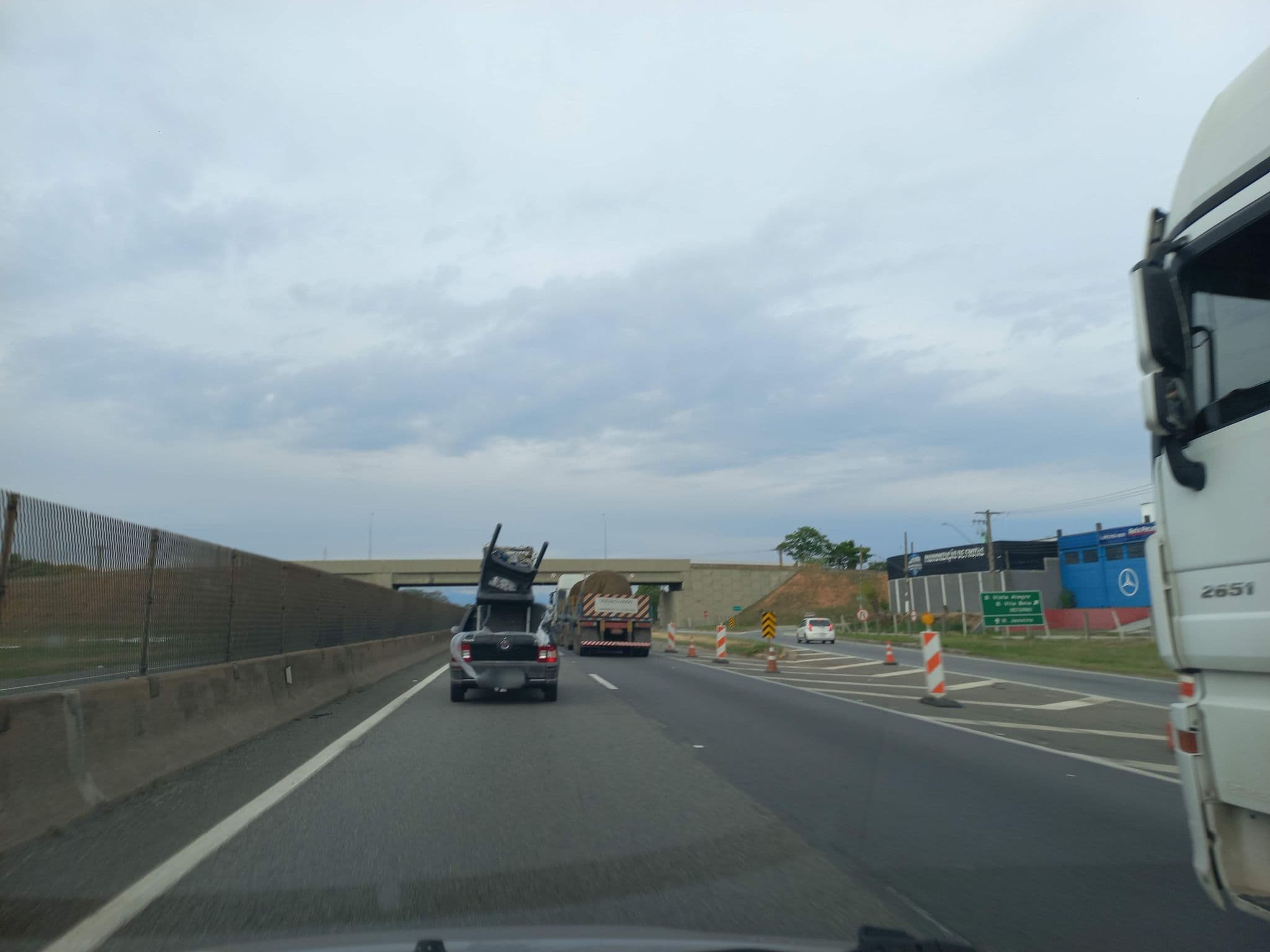 Street view near Chale Vista Alegre, Guaratinguetá — © and_eng (CC BY-SA · Mapillary)